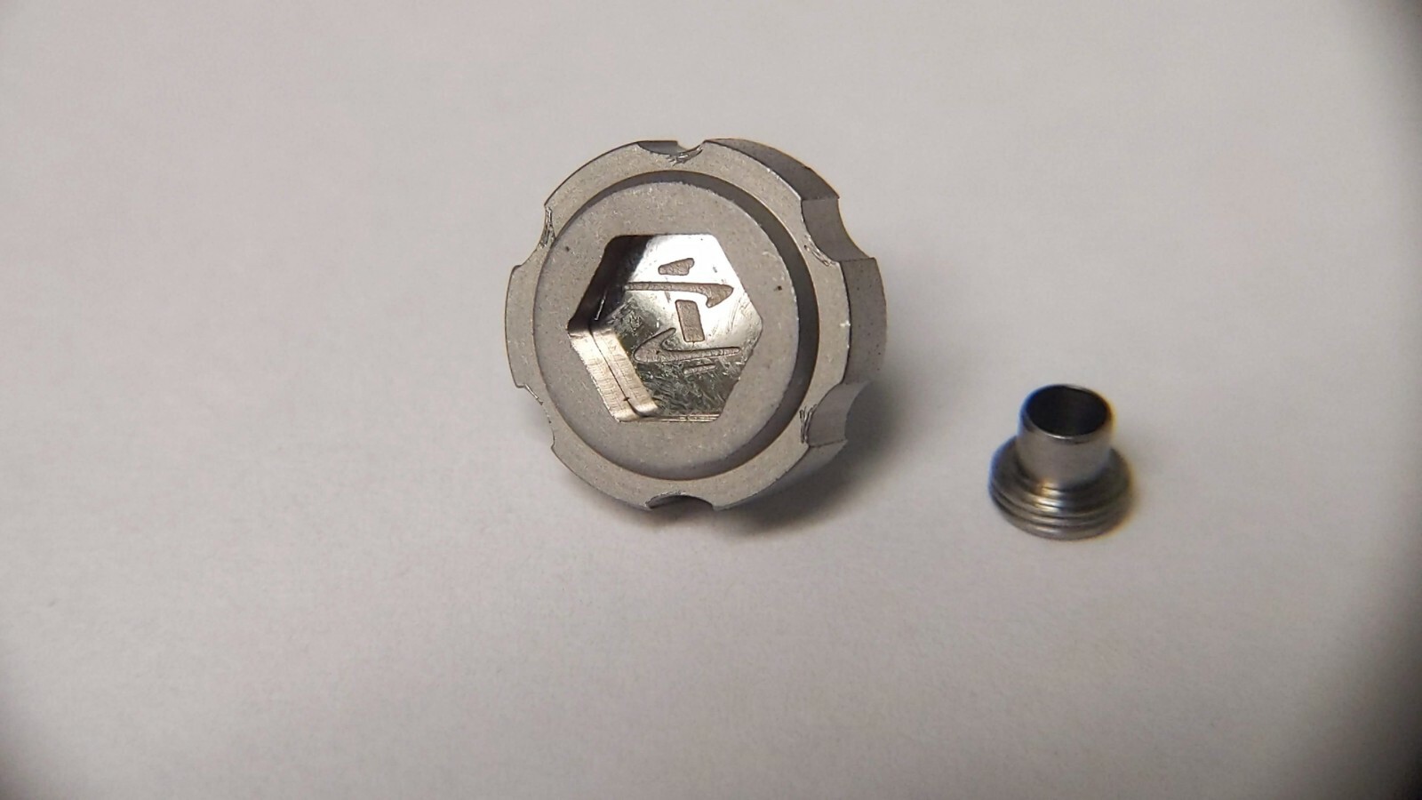 Invicta CROWN Silver Color 11mm SCREWDOWN TYPE with tube logo in relief new #I3