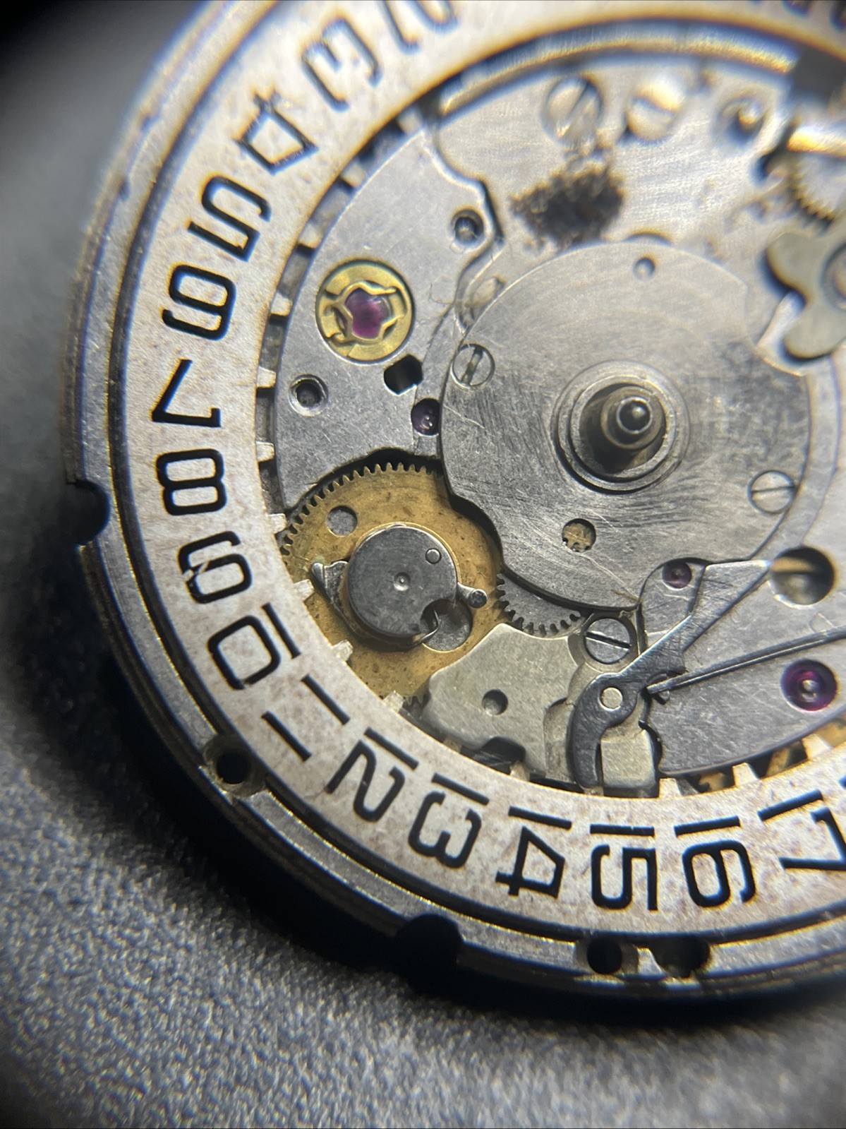 Zenith ETA Cal. 2832 Automatic Movement (015)