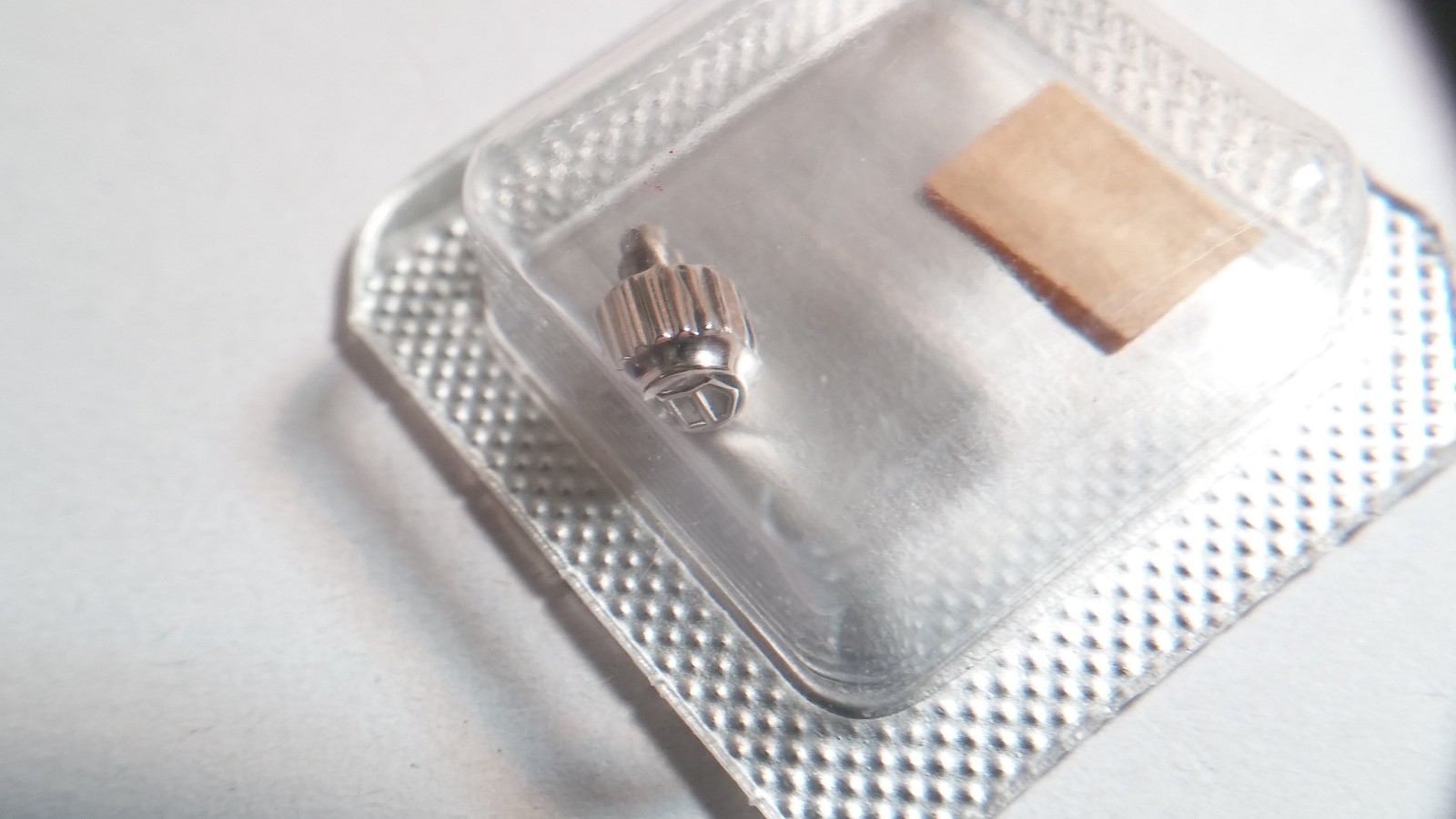 Tag Heuer WHITE screwdown crown 4.4mm x3.4 M0.9 Tag-32. NEW sealed