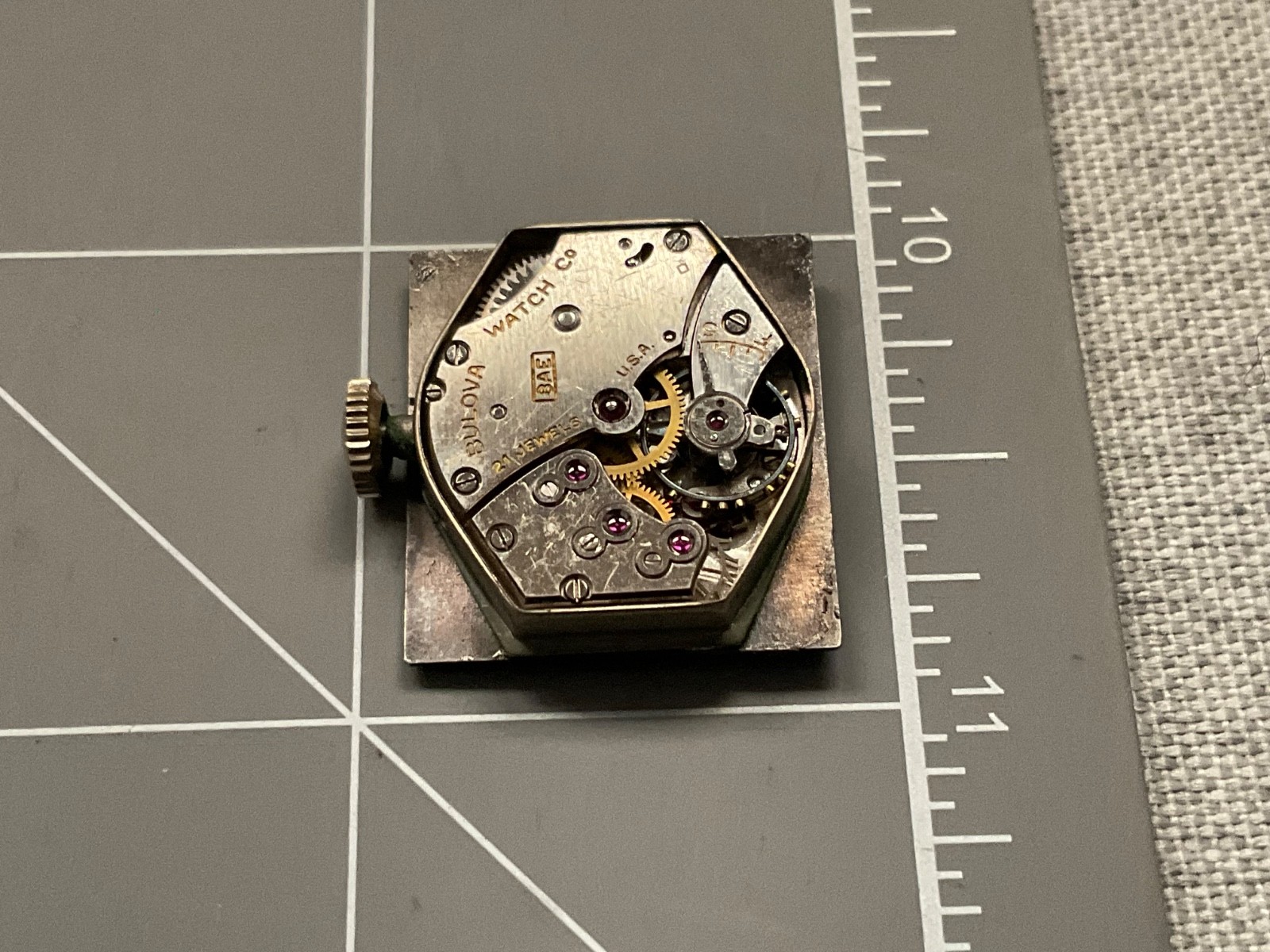 VINTAGE MEN’S BULOVA WRIST WATCH MOVEMENT, CAL. 8AE, 21 JEWEL Black dial Nice