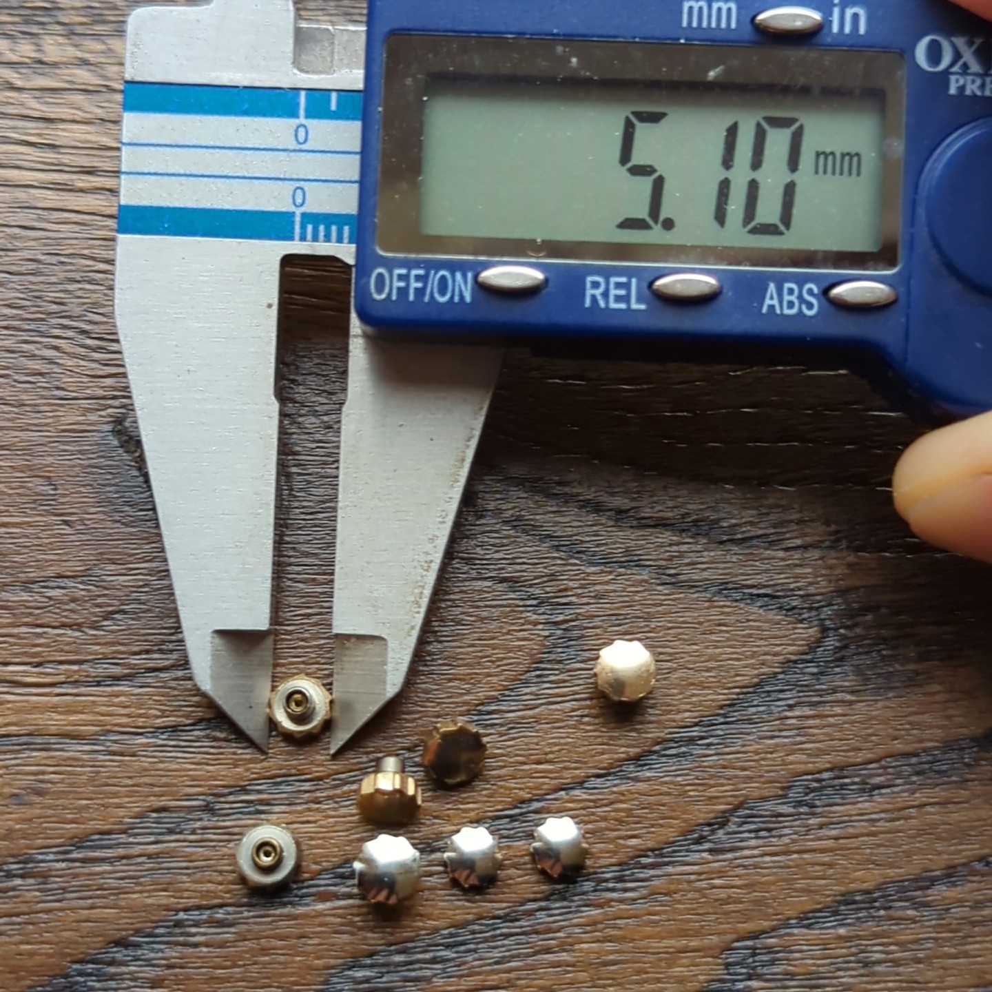 Lot of 9 Pieces of Steel and Gold Buzz Saw Shaped Watch Crowns 4.75mm 5.1mm H70