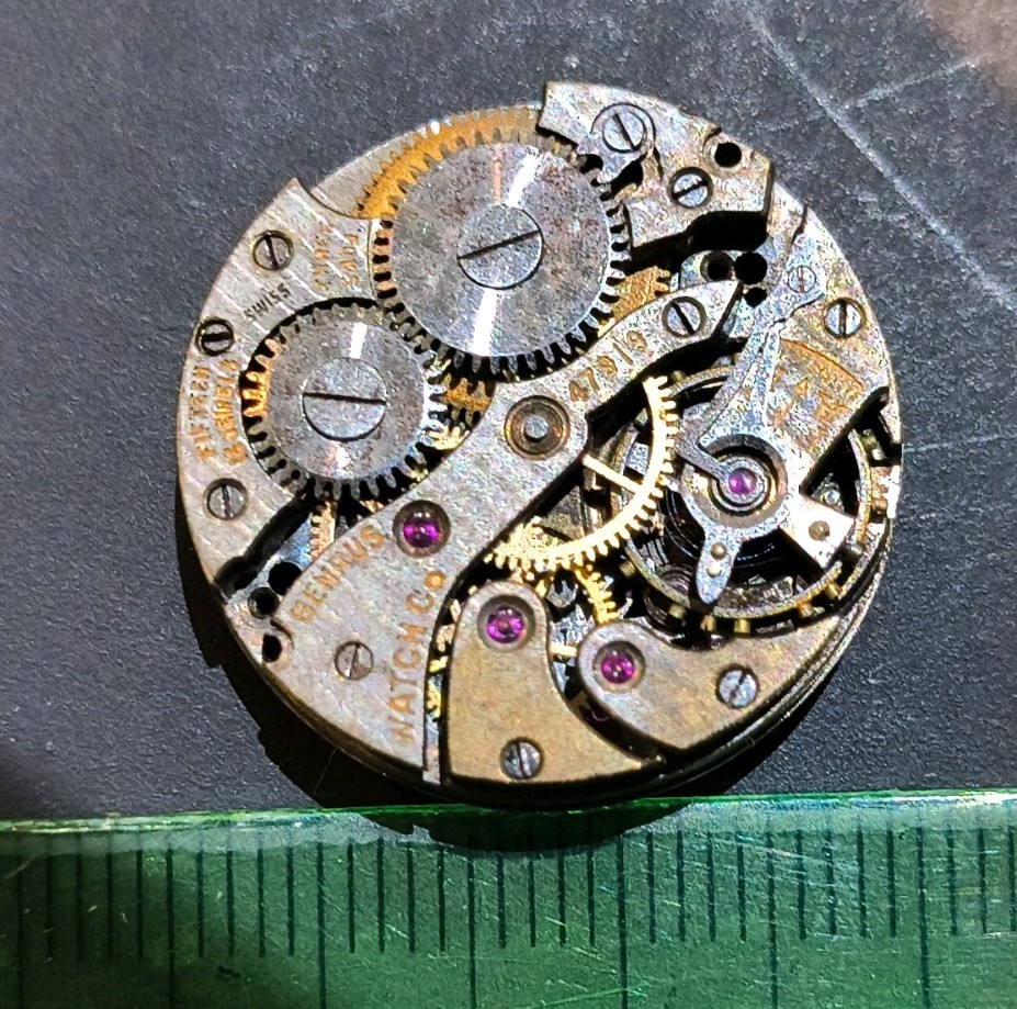 Vintage Benrus ETA-47919 15 Jewel mens wrist watch movement for repair or parts