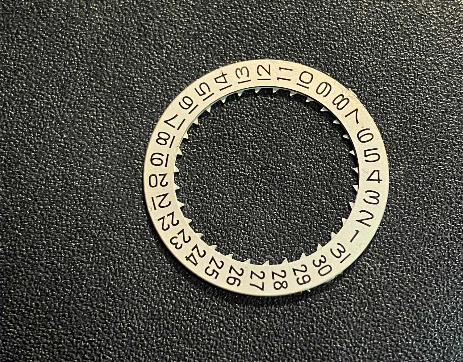 Citizen 8200A Calendar Day / Date Wheel – English / Arabic 3209