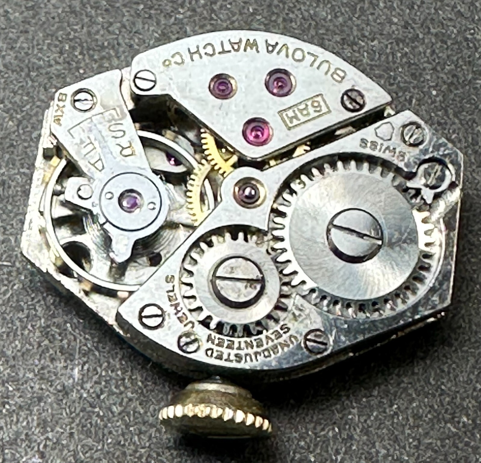 BULOVA 6AM 17 JEWEL UNADJUSTED Wristwatch Movement RUNS FACE DOWN 22-43