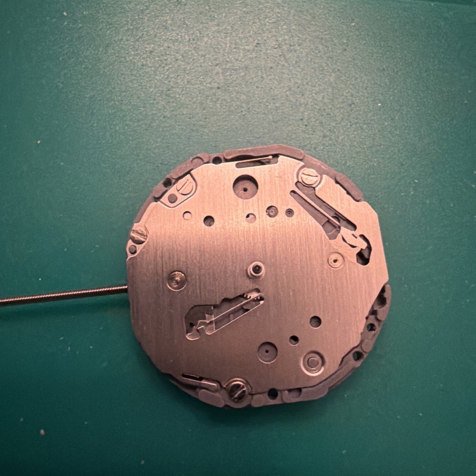 New Japan SII / TMI / Epson VD79 Watch Movement, 10 1/2 Ligne, 2 Hands, 2 Eyes