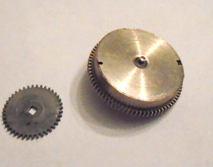 ILLINOIS 18 SIZE POCKETWATCH BARREL , ARBOR AND RATCHET WHEEL —— CC- 116