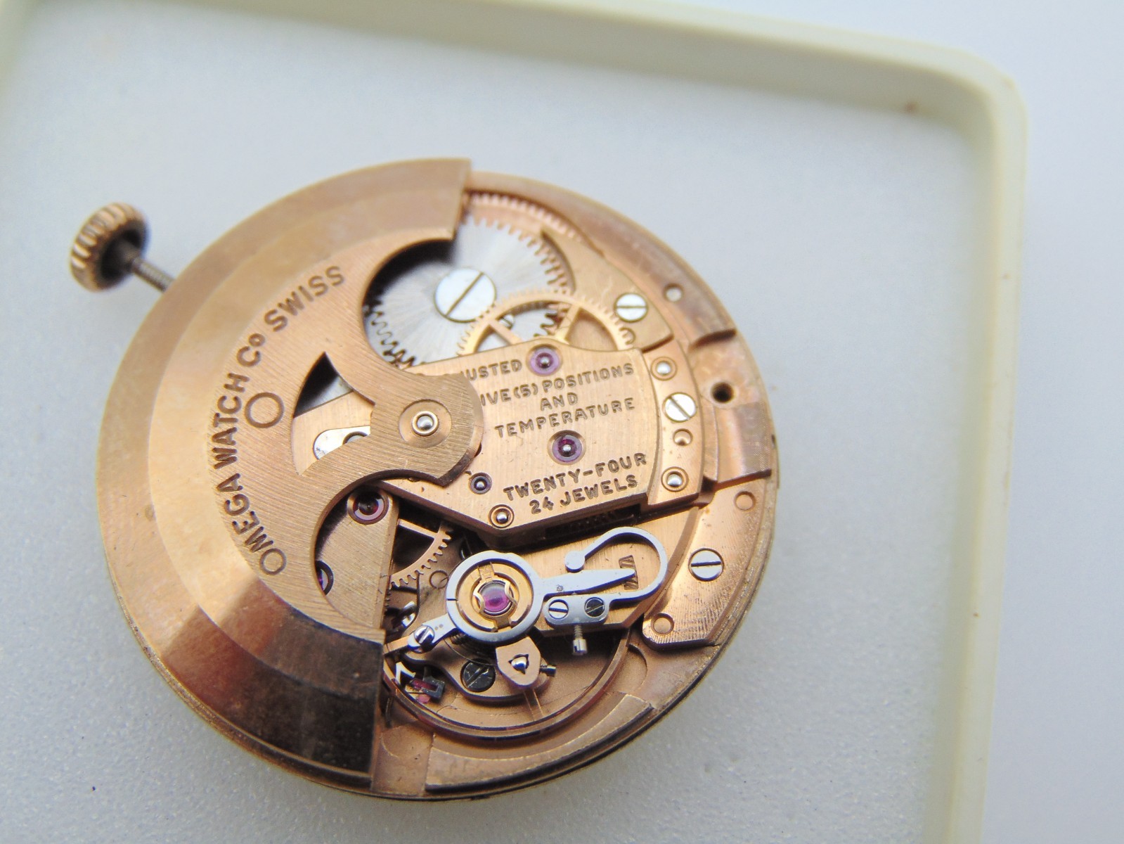 ORIGINAL OMEGA CONSTELLATION PIE PAN MOVEMENT COMPLETE – OMEGA 564 – ( WORKING )