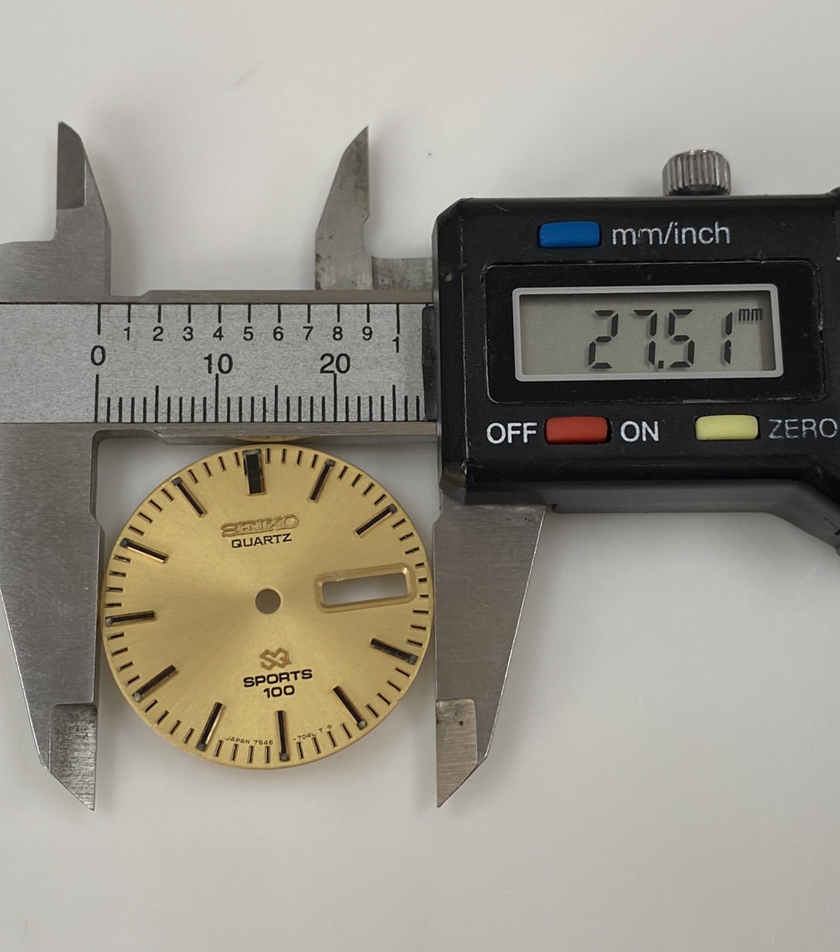 Original Seiko Sports “100” 7546-7039 Gold 27.5mm Dial