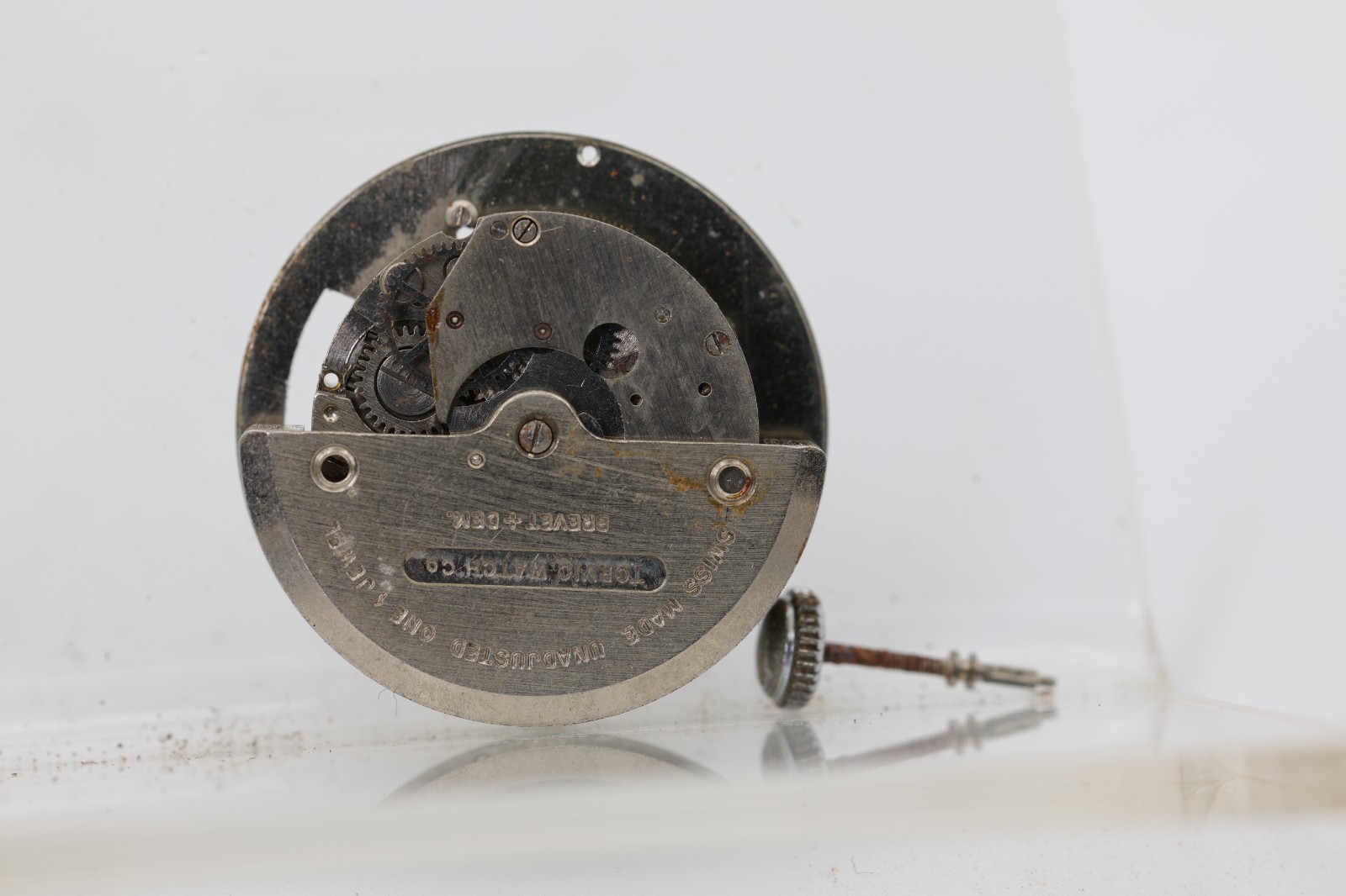 TORVIC WATCH CO. 1j SWISS AUTOMATIC WRIST WATCH MOVEMENT FOR REPAIR (GK)