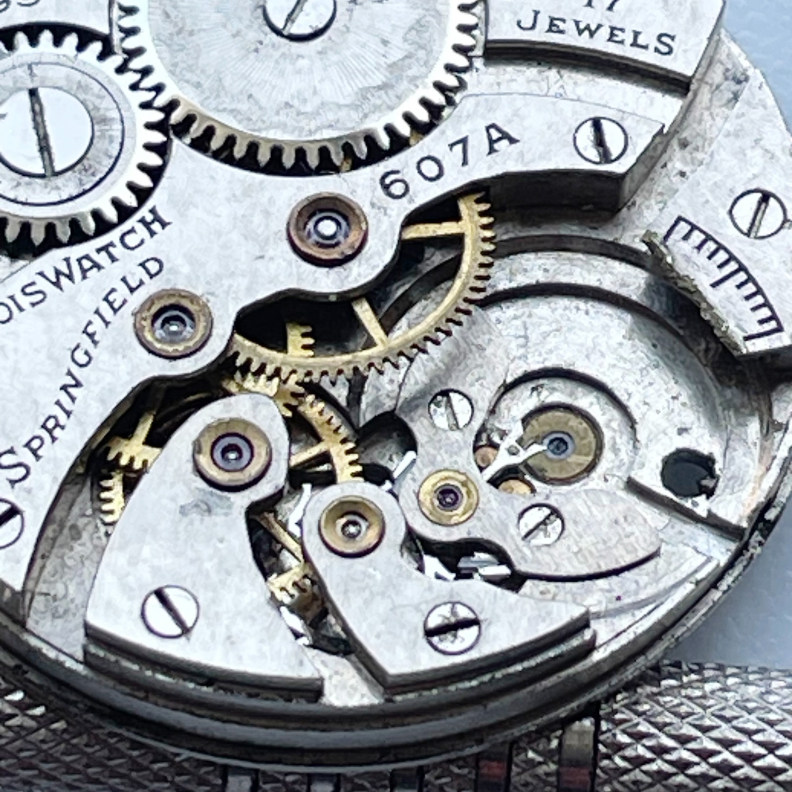 ILLINOIS 607A 17 Jewels Watch Movement 25mm Size For Parts Repair Vintage
