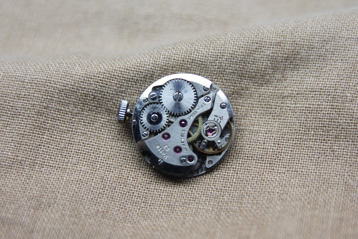 TOP – Vintage Movement and Dial