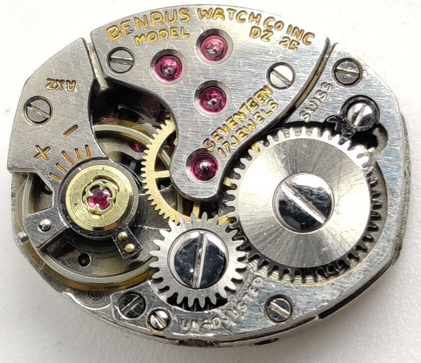 Vintage Benrus Model DZ25 17 Jewel watch movement running