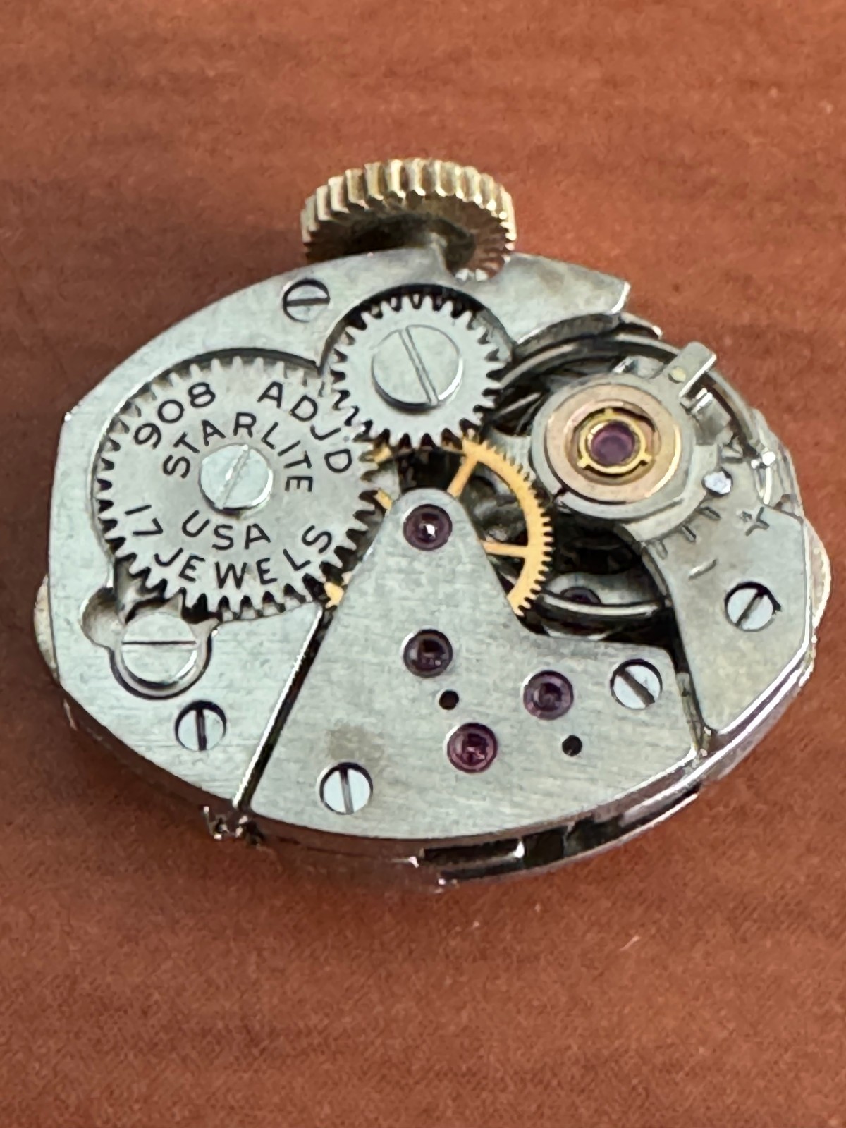 VINTAGE LADIES ELGIN STARLITE WRISTWATCH MOVEMENT CAL. 908 KEEPING TIME