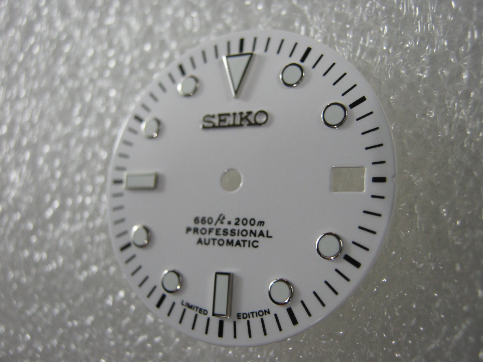 New REPLACEMENT GLOSSY WHITE DATE Dial for 7S26 / NH35 / NH36 / 4R35 / 4R36