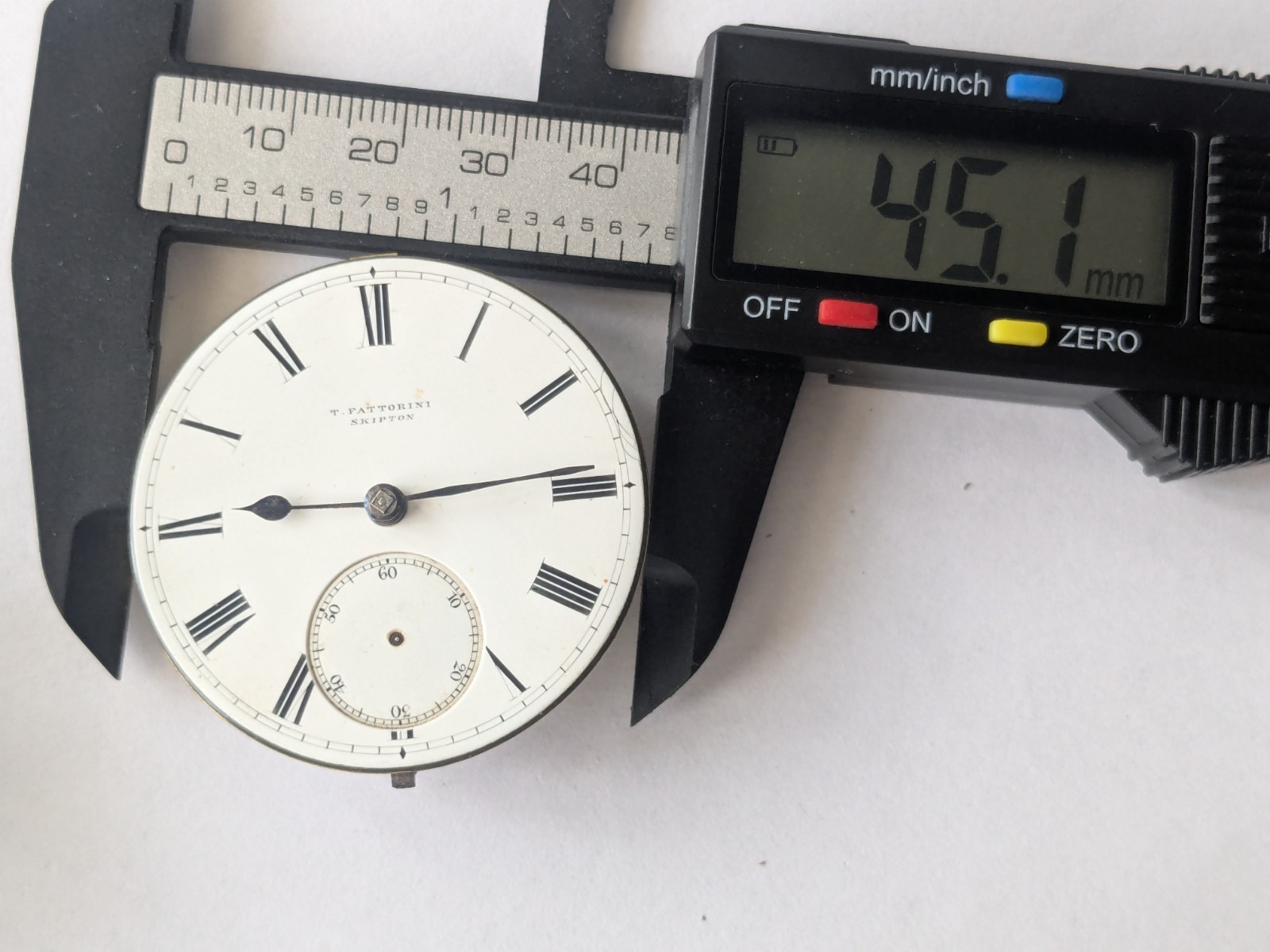 Antique T. Fattorini Skipton Pocket Watch Movement Hands Dial 45.1mm 41