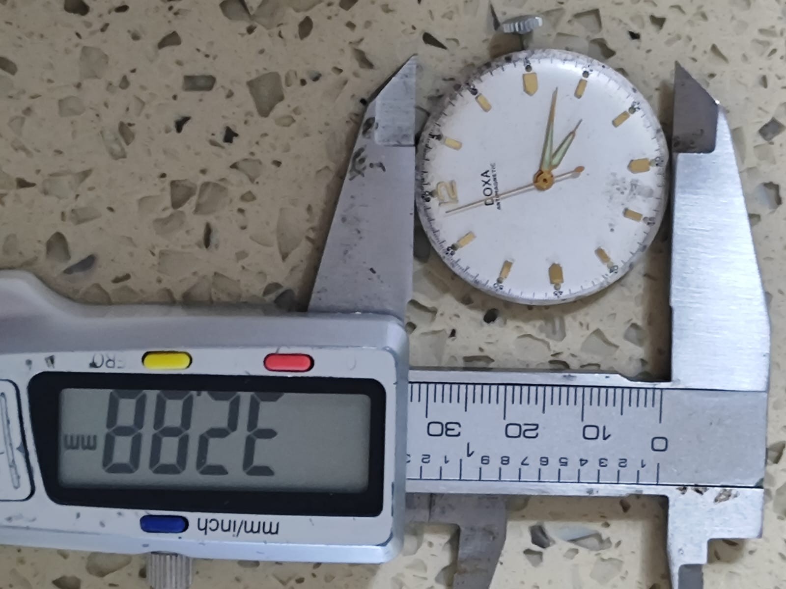 DOXA Cal 11 1/2 98 Movement with Dial &Crown Not work balance Good Used Y