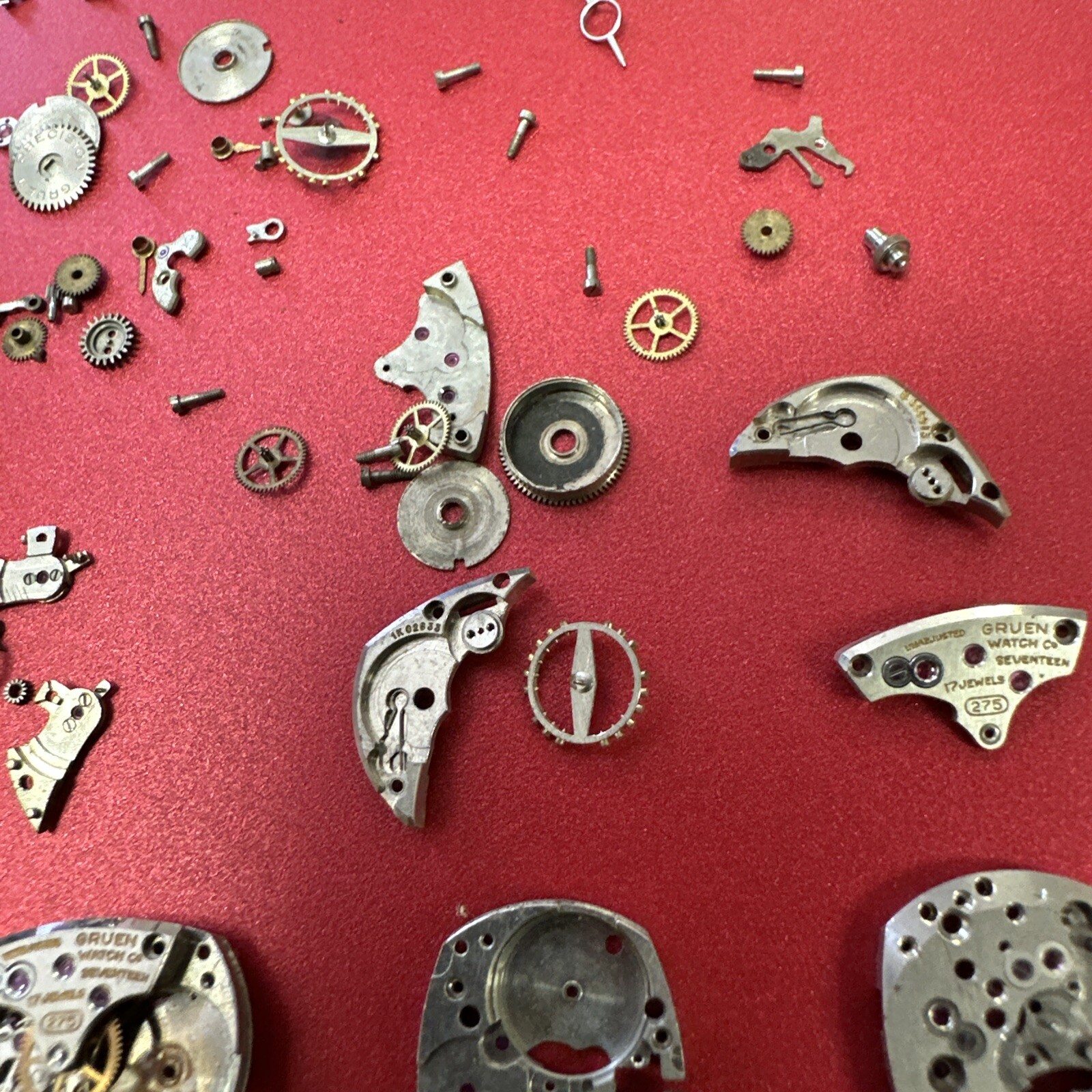 Vintage Gruen Precision 275-295 17jewel wrist watch movement For Parts & Repairs