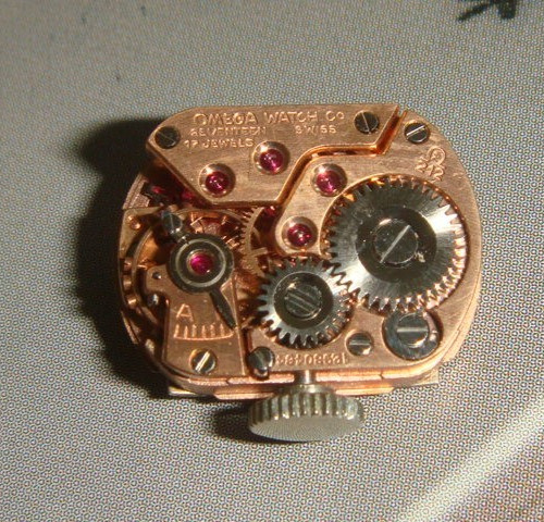 Vintage Omega calibre 212 hand wound watch movement project parts project runs