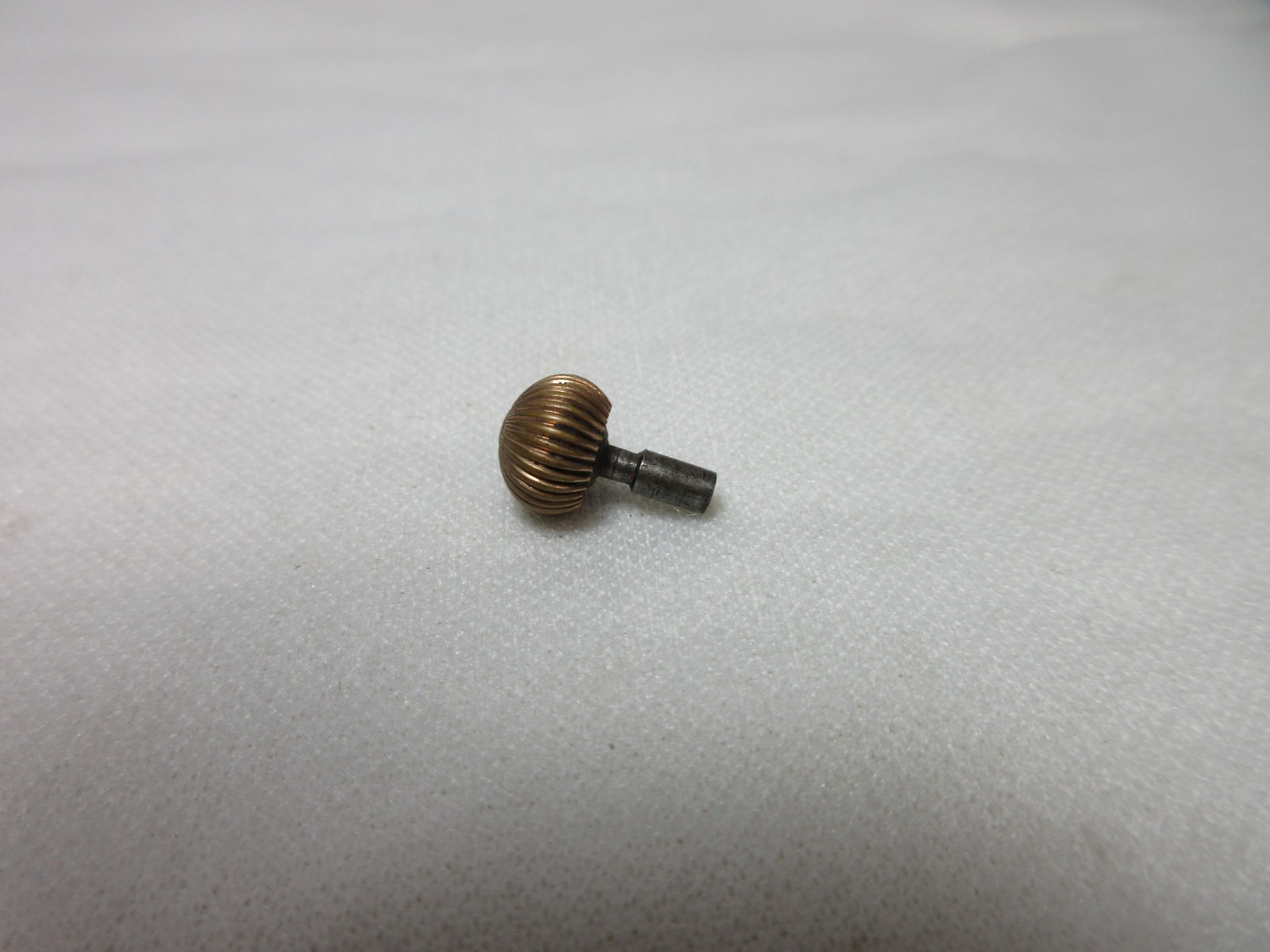 VINTAGE GOLD FILLED /PLATED 8.1 MM POCKET WATCH CROWN WINDER WATCHMAKERS PART #4