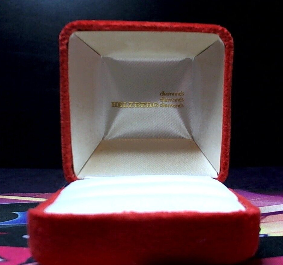 Helzberg Ring Case Vintage With PIN