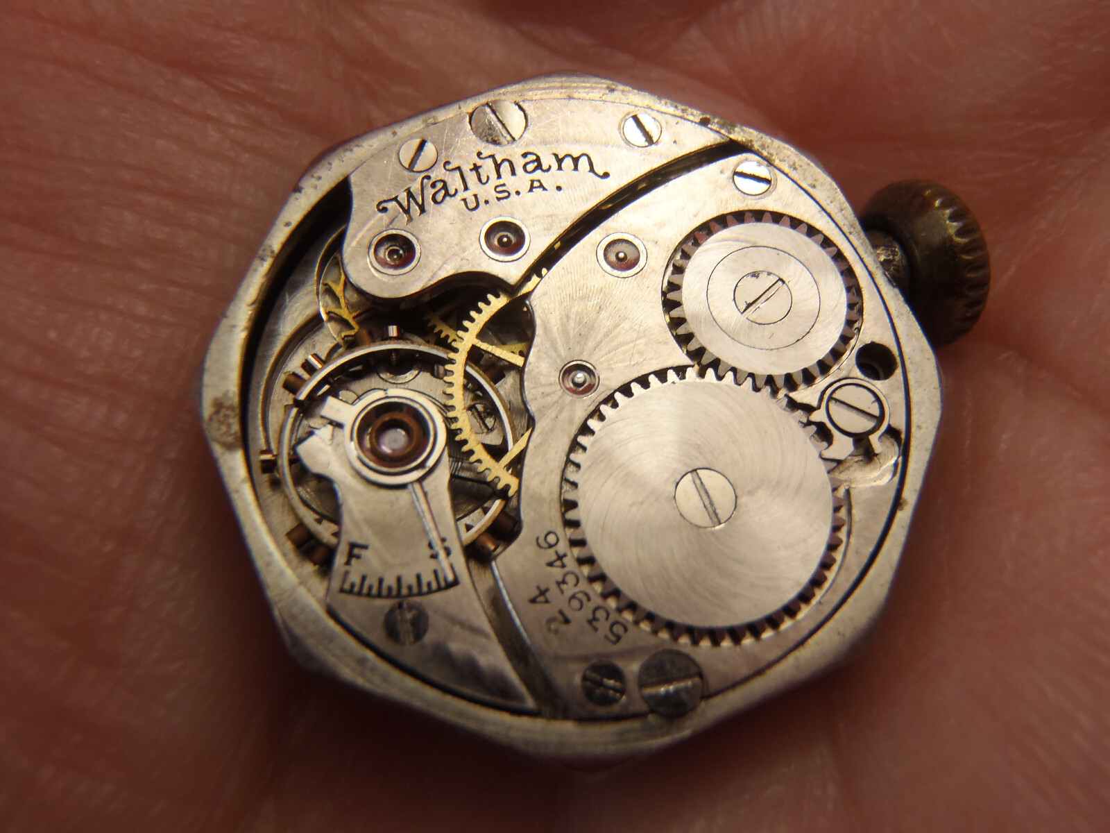 WALTHAM 24 539346 MOVEMENT WIND-UP 27.2 mm X 22.7mm SOLD 4 PARTS