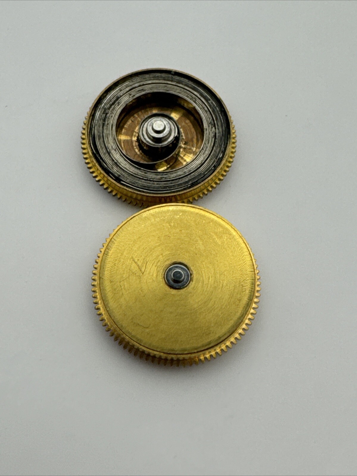 Genuine Rolex 1530-1570-310 Barrel With Arbor And Main Spring Yellow