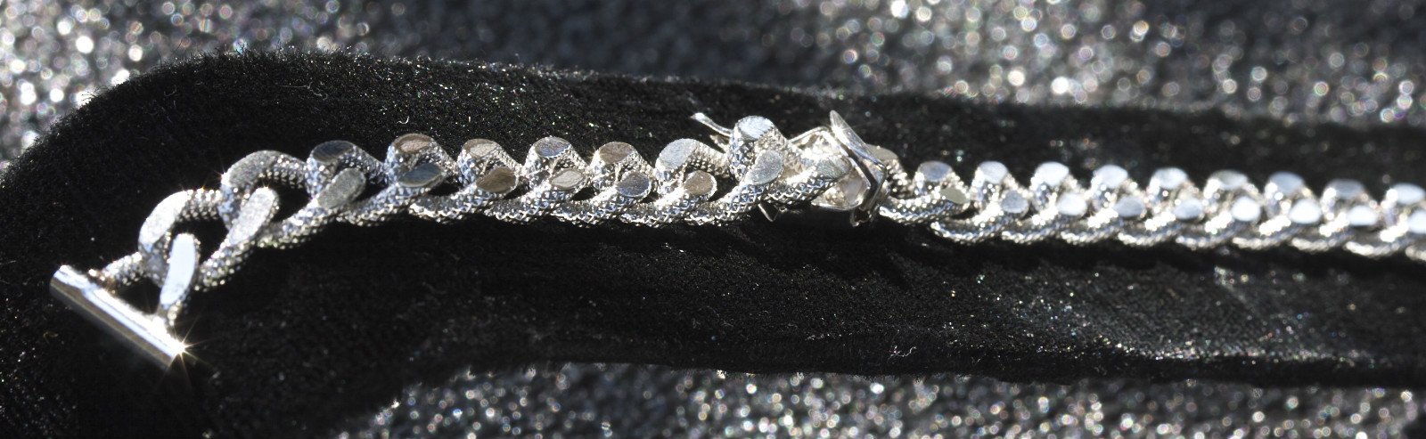 Rare 1960s ladies silver color ID bracelet vintage watch band JB Champion USA