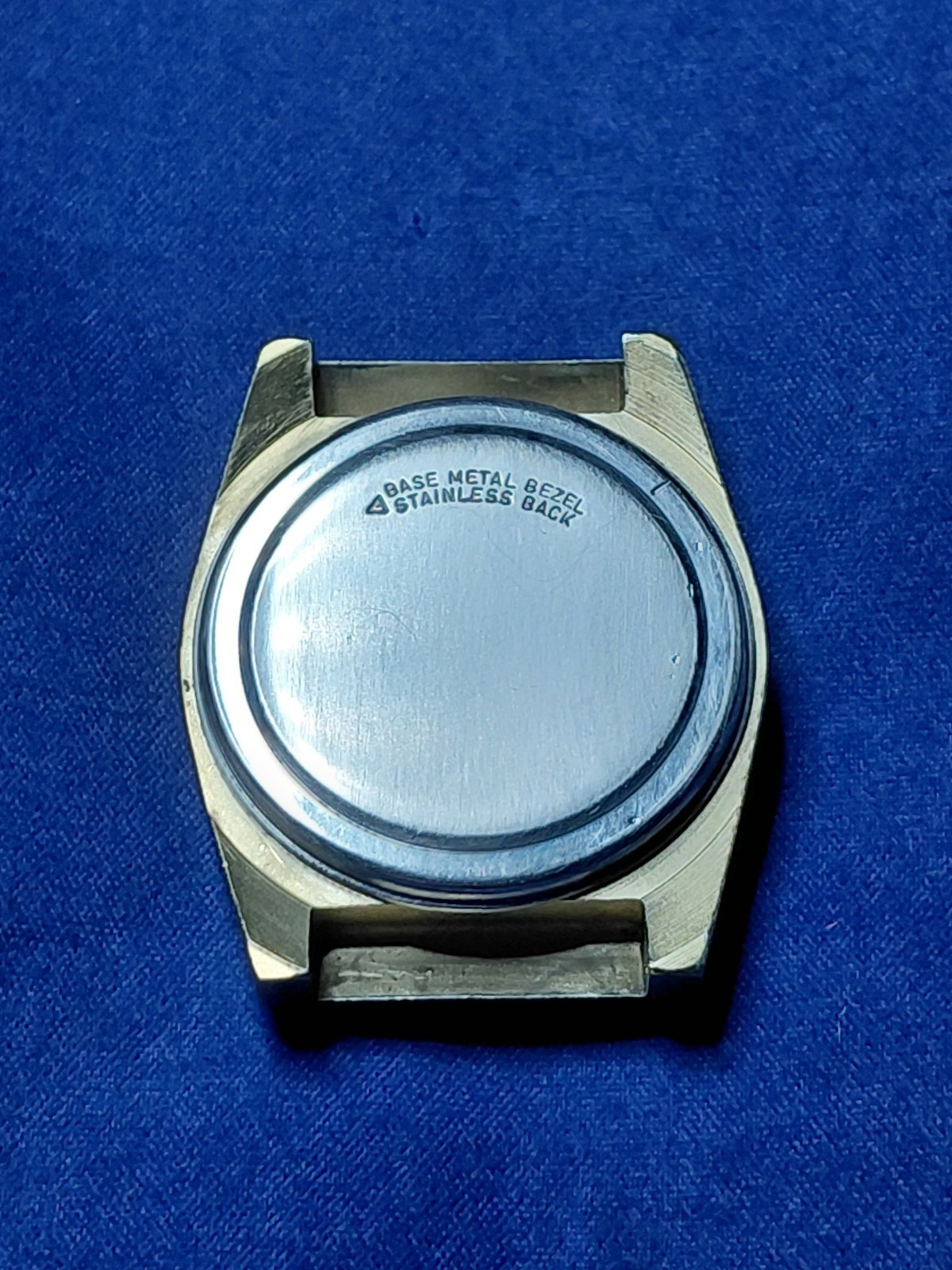 Empty Men’s Goldtone Red LED Screen Watch Case w/Band *Only * Very Clean