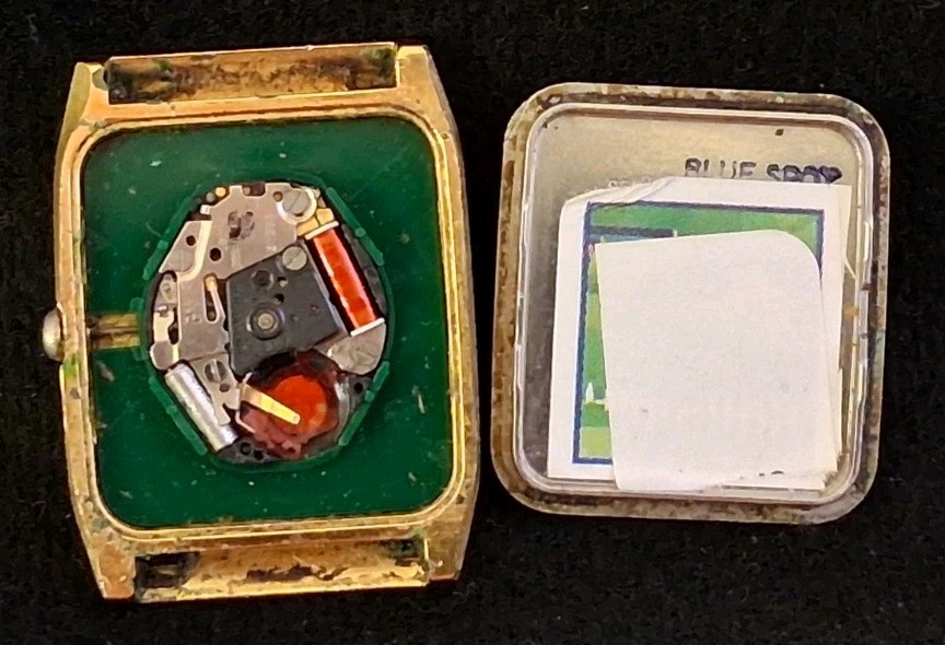 SEIKO QUARTZ TANK VINTAGE WATCH MOVEMENT DIAL PIECE BROKEN FOR PARTS OR REPAIR