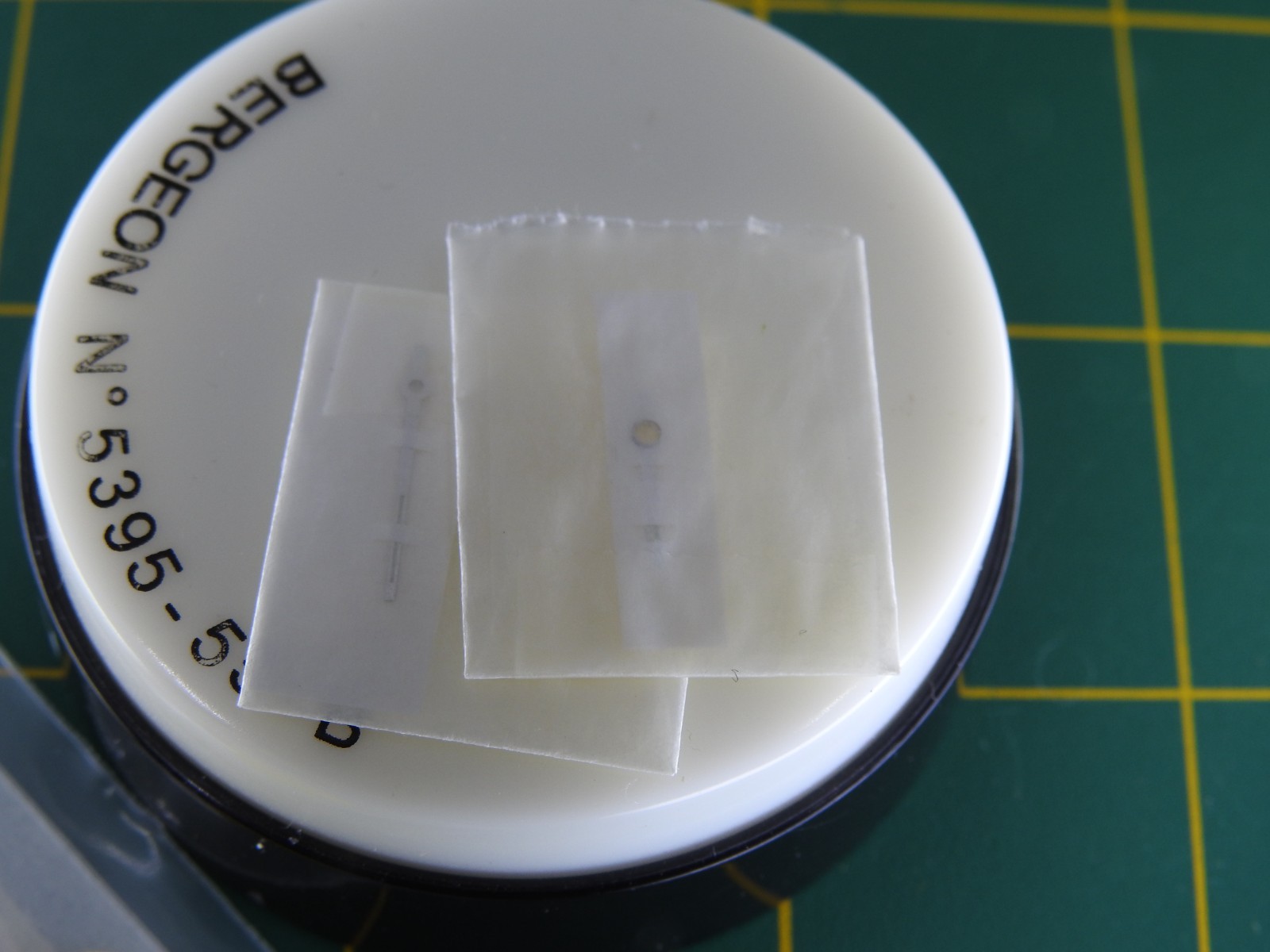 Two Rolex Made White Gold Second 15-266 White Gold with 1 Hour and 1 Minute Hand