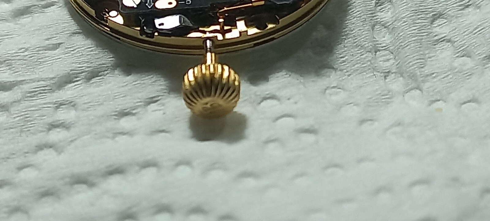 Breitling Eta 252.411 Perpetual Calendar chronometer quartz movement dial hands.