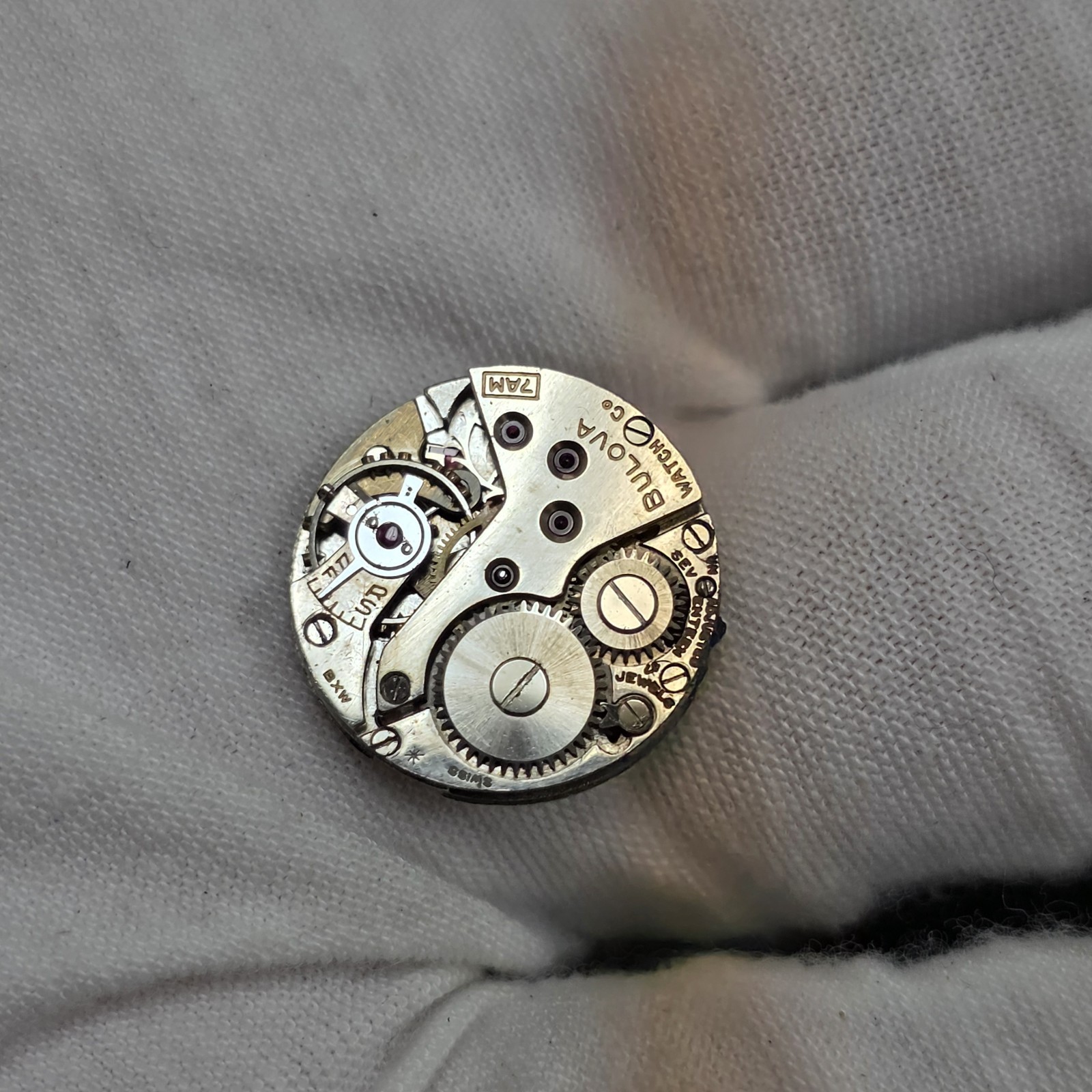 Vintage Bulova Cal 7AM Ladies Watch Movement Cal 7AM 17j Swiss Parts Repair