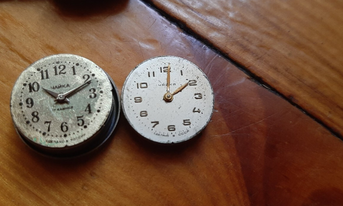 2 old Soviet mechanisms of women’s watches Chaika and Zaria watches. Not working