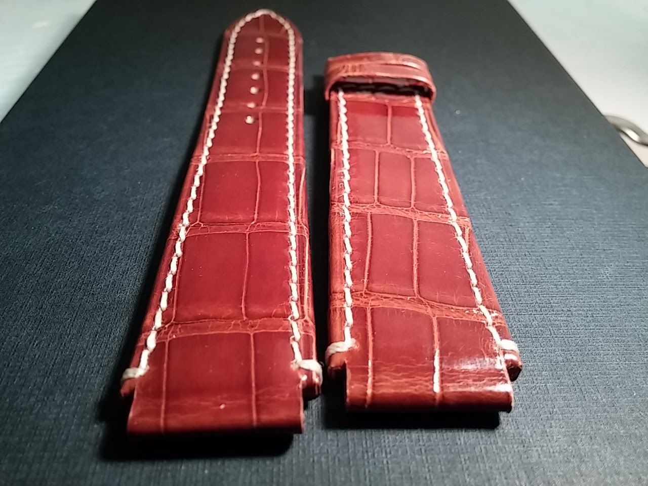 Genuine Milus 18/20mm, SHINY BROWN, white stitch, no buckle, genuine leather
