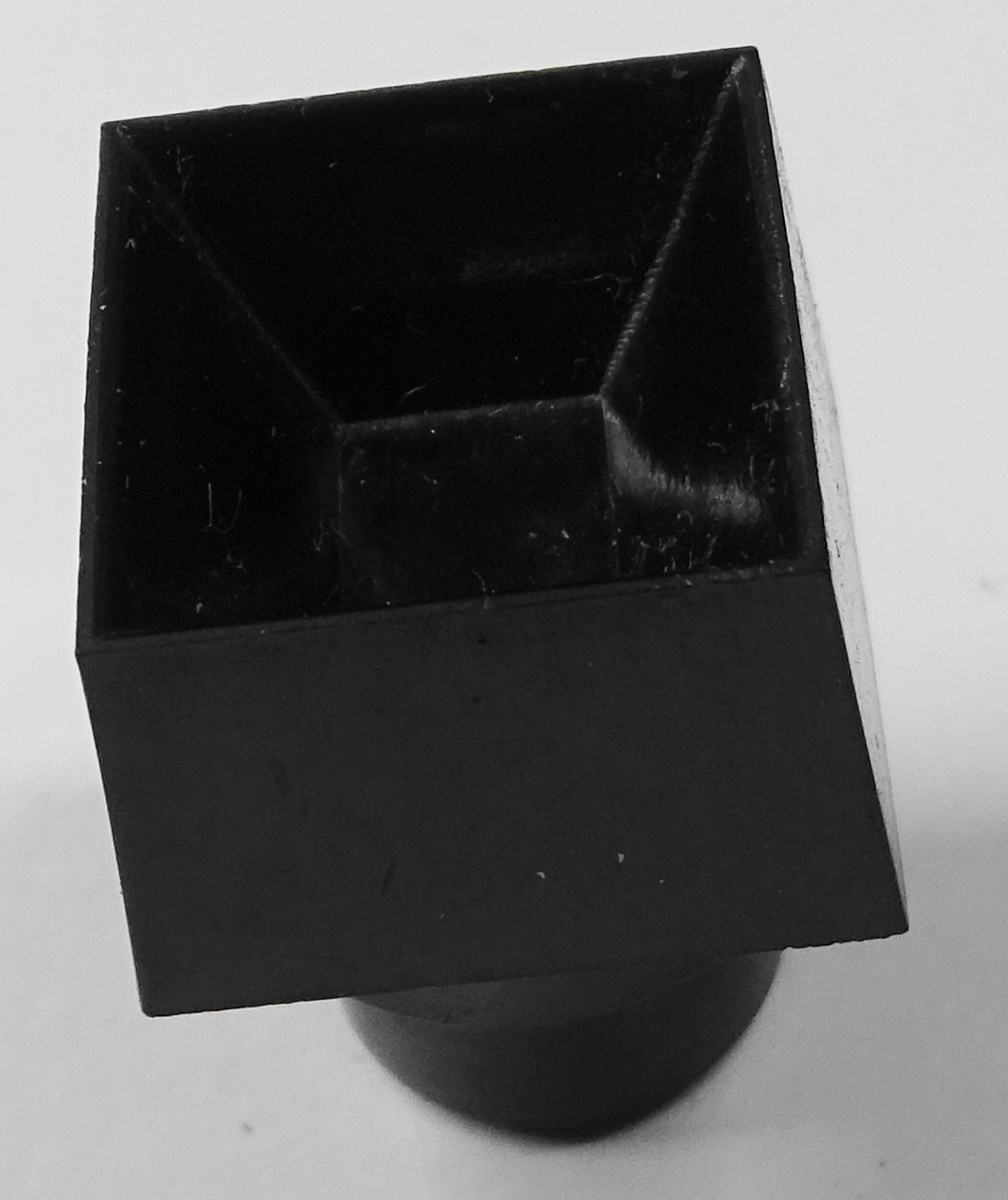 Robur Square Tasseau 19 Mm Glass Base Plate In Bakelite