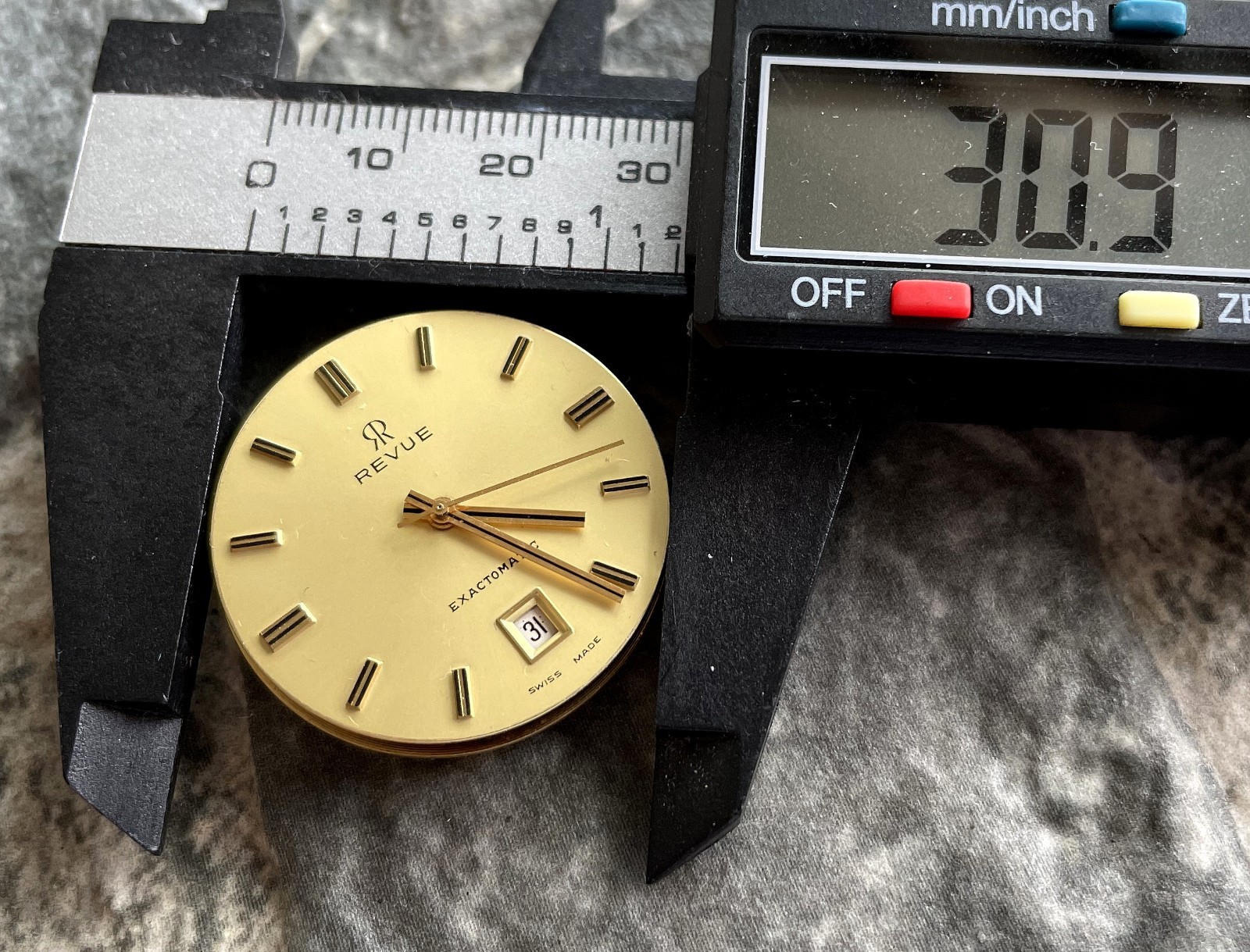 ✩ Vintage REVUE Exactomatic Automatic Swiss Made wristwatch MOVEMENT
