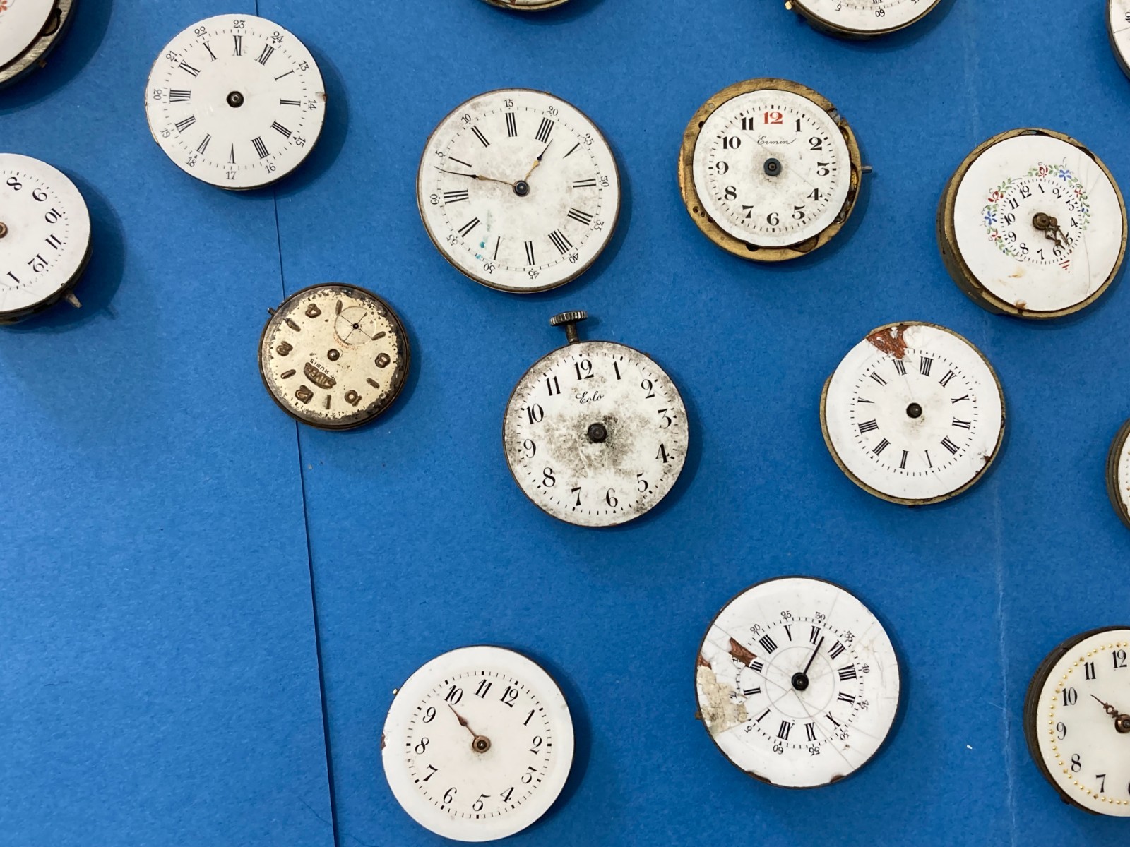 LOT OF NO.44 OLD VARIOUS POCKET WATCHES FOR POCKET WATCH TO RESTORE PARTS.