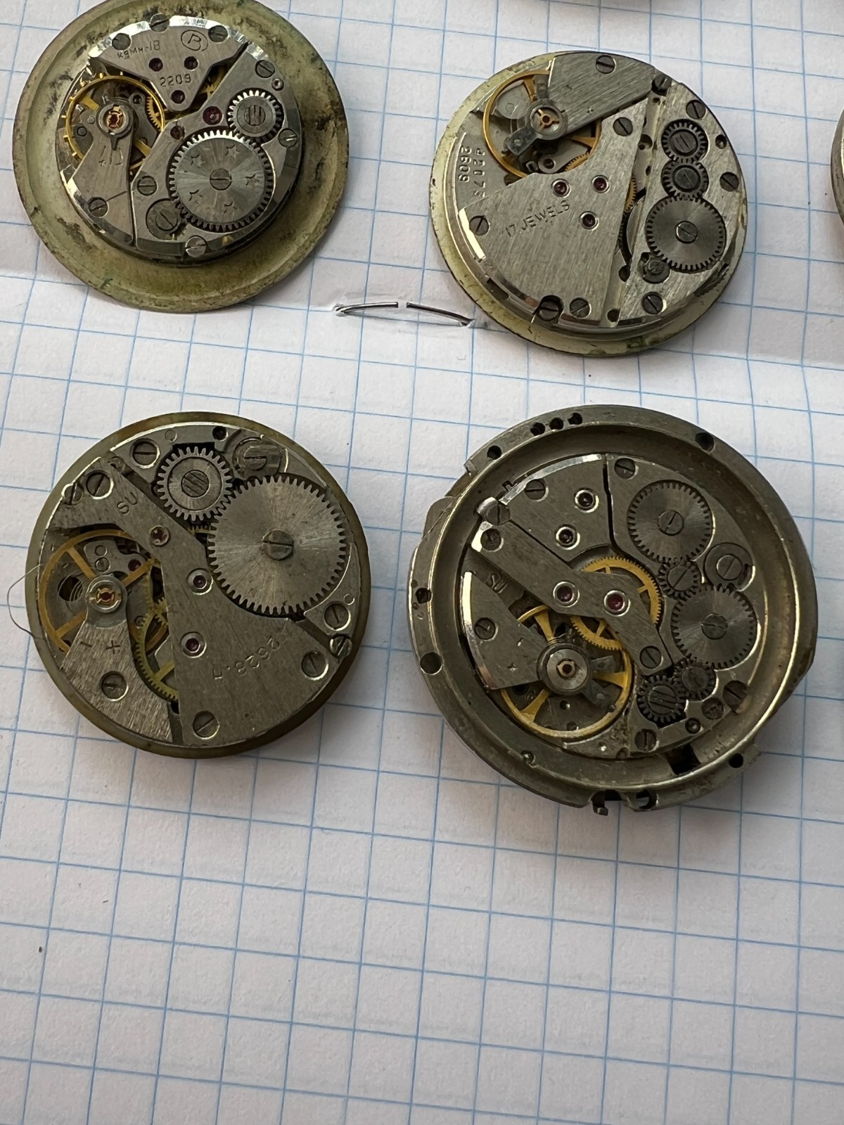 MOVEMENTS (25pcs) FOR MENS WRIST WATCH Raketa, Vostok, Slava etc. USSR for parts