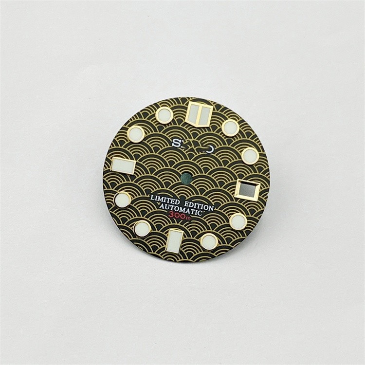 28.5mm Fish Scales Watch Dial Green Luminous Date Fit Nh35 4R35 Movement