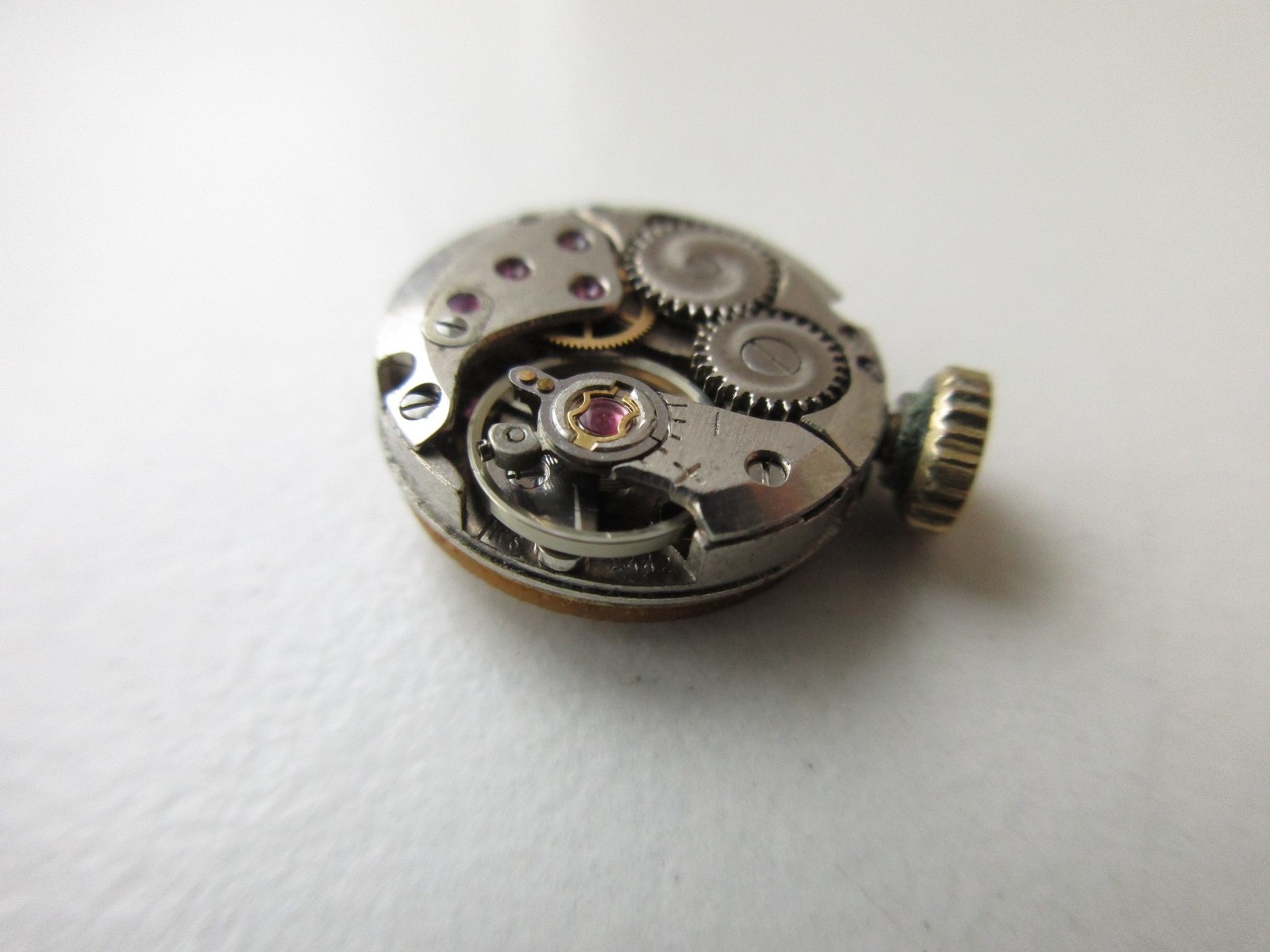 ETA cal. 2442 Swiss watch movement Eye of Tiger dial – running