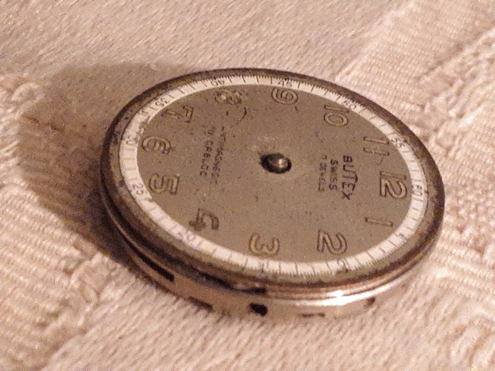 Early Butex Buttes Watch Co 17 Jewels Watch movement For parts / a is