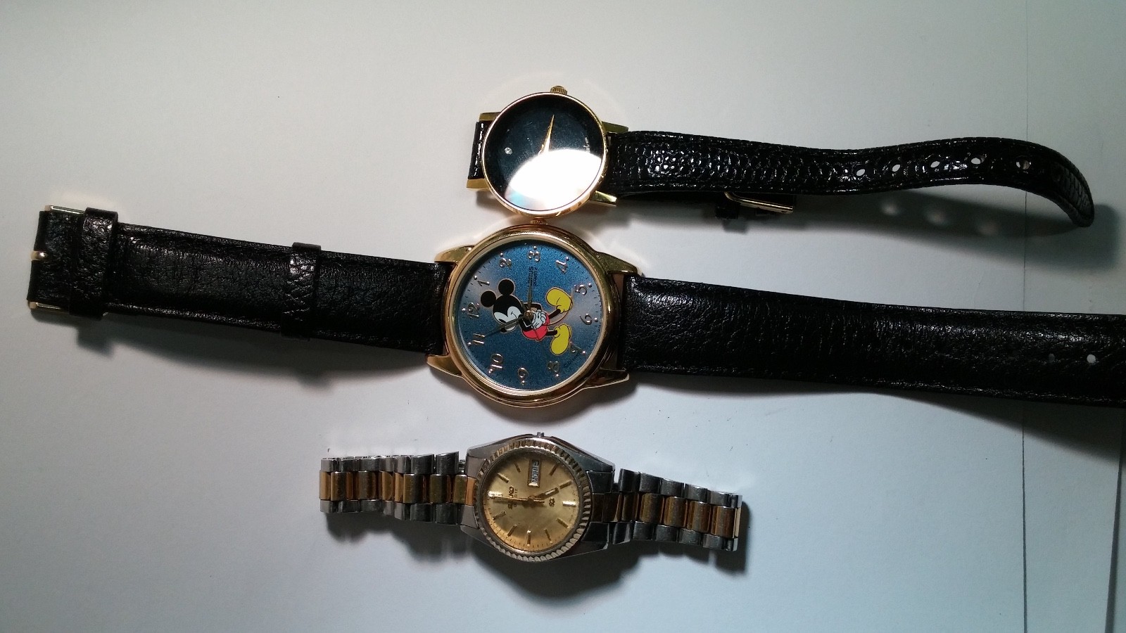 LOT of Watches, 2 bracelts for resale: Citizen, Seiko, Lorus-Mickey Mouse, Men’s