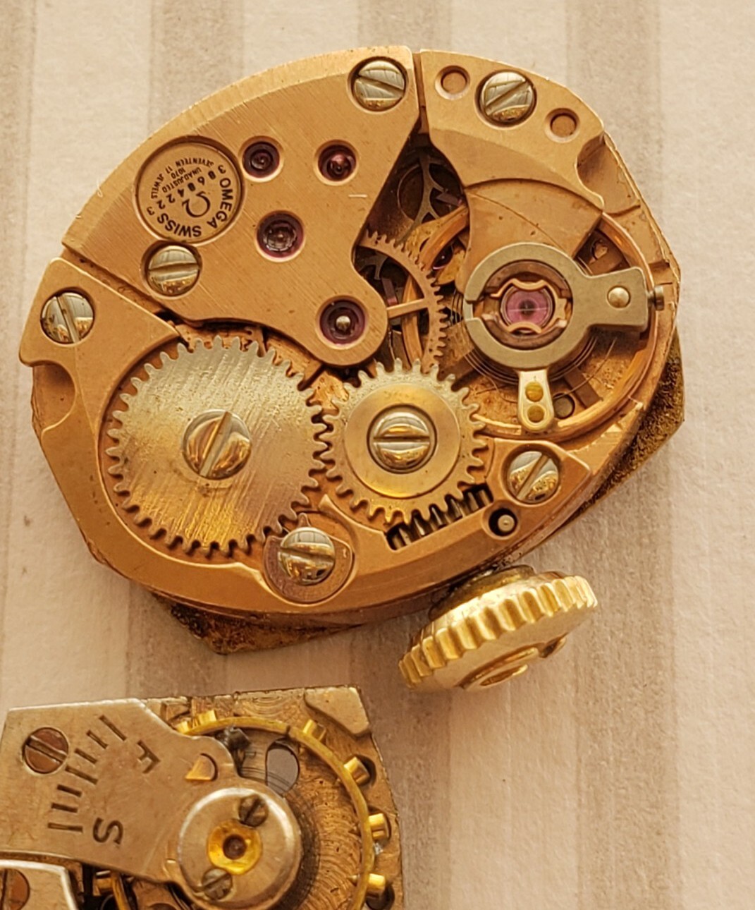 LOT OF 4 VINTAGE WIND-UP WATCHES FOR PARTS OMEGS, ELGIN, GRUEN, HALTOM’S, Belvil