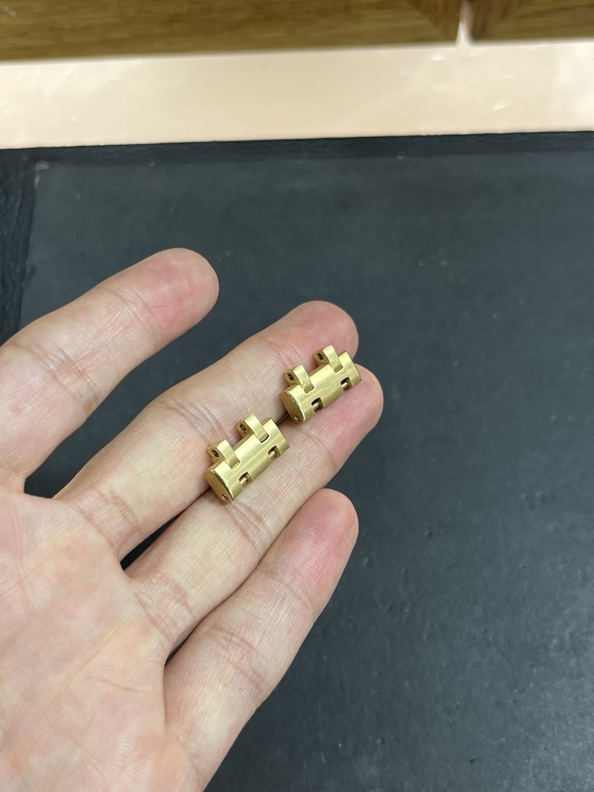 Audemars Piguet Royal Oak Offshore Brick 18k Gold Link