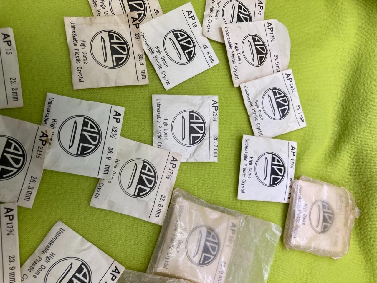 LG Lot 65 Pcs NOS APC Genuine Plastic High Round Watch Crystals Over 25 Sizes