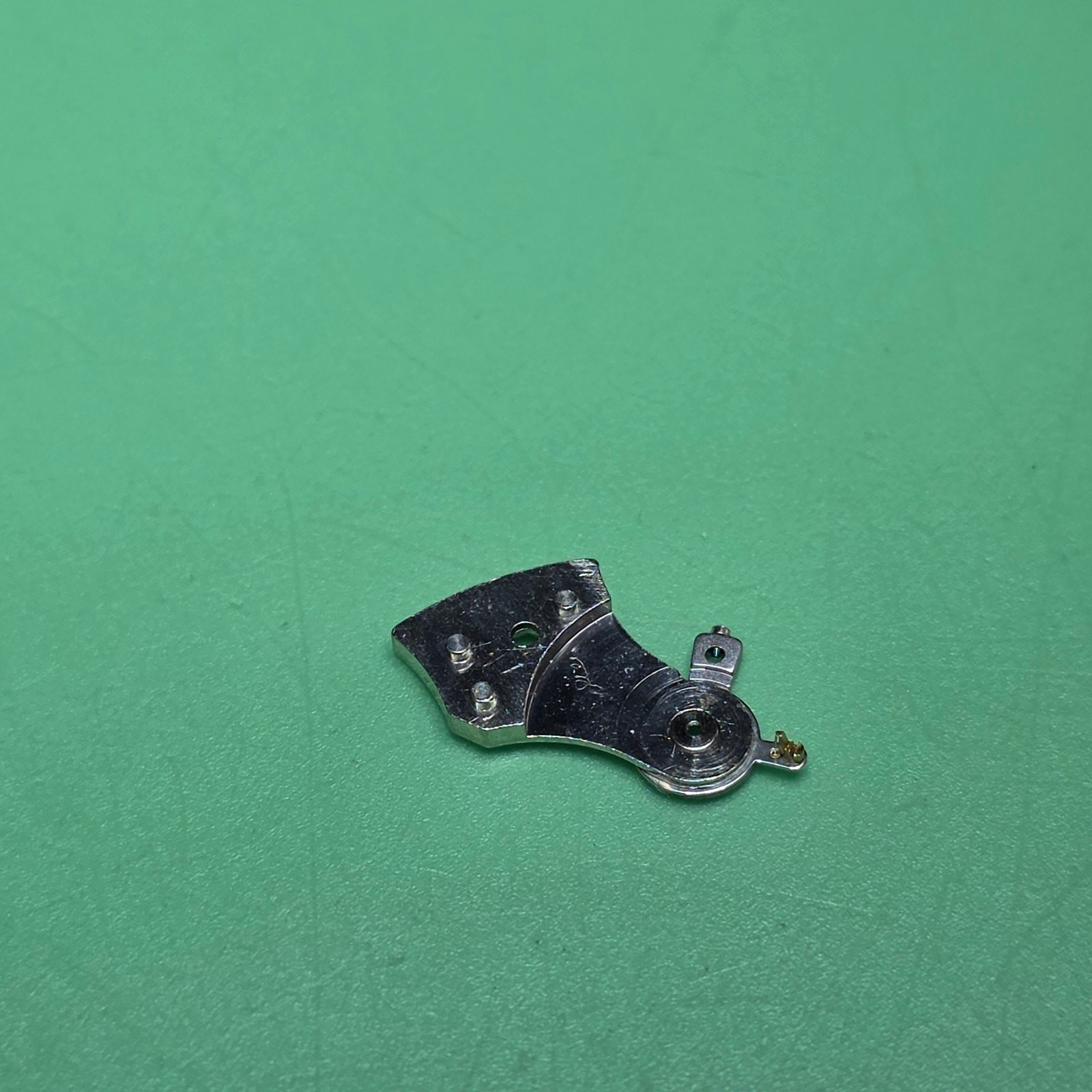 Balance Cock ST Cal. 1686 Original Watch Part /W77