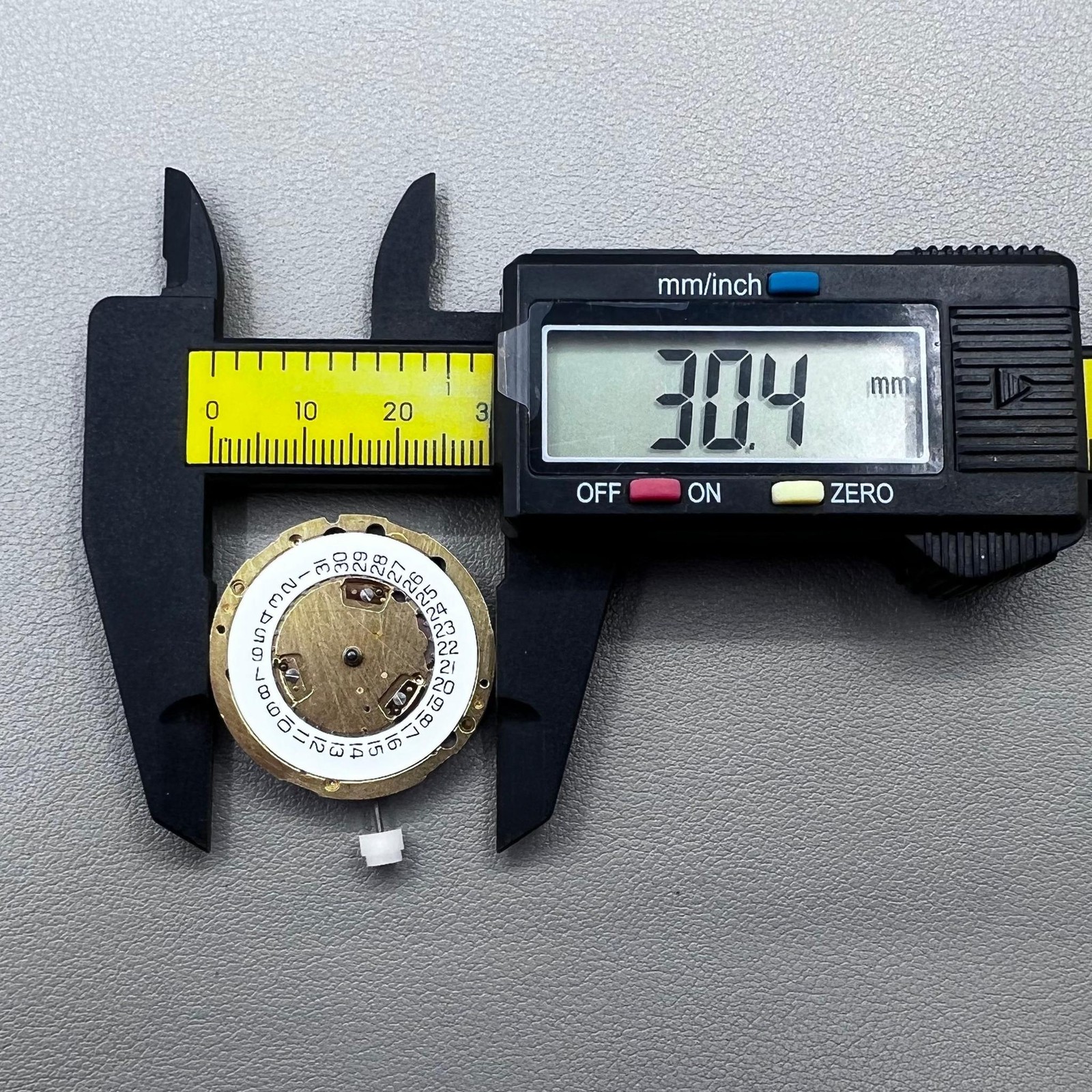 Golden Quartz Watch Movement ETA251.272 ETA251.274 White Disk Date at 4