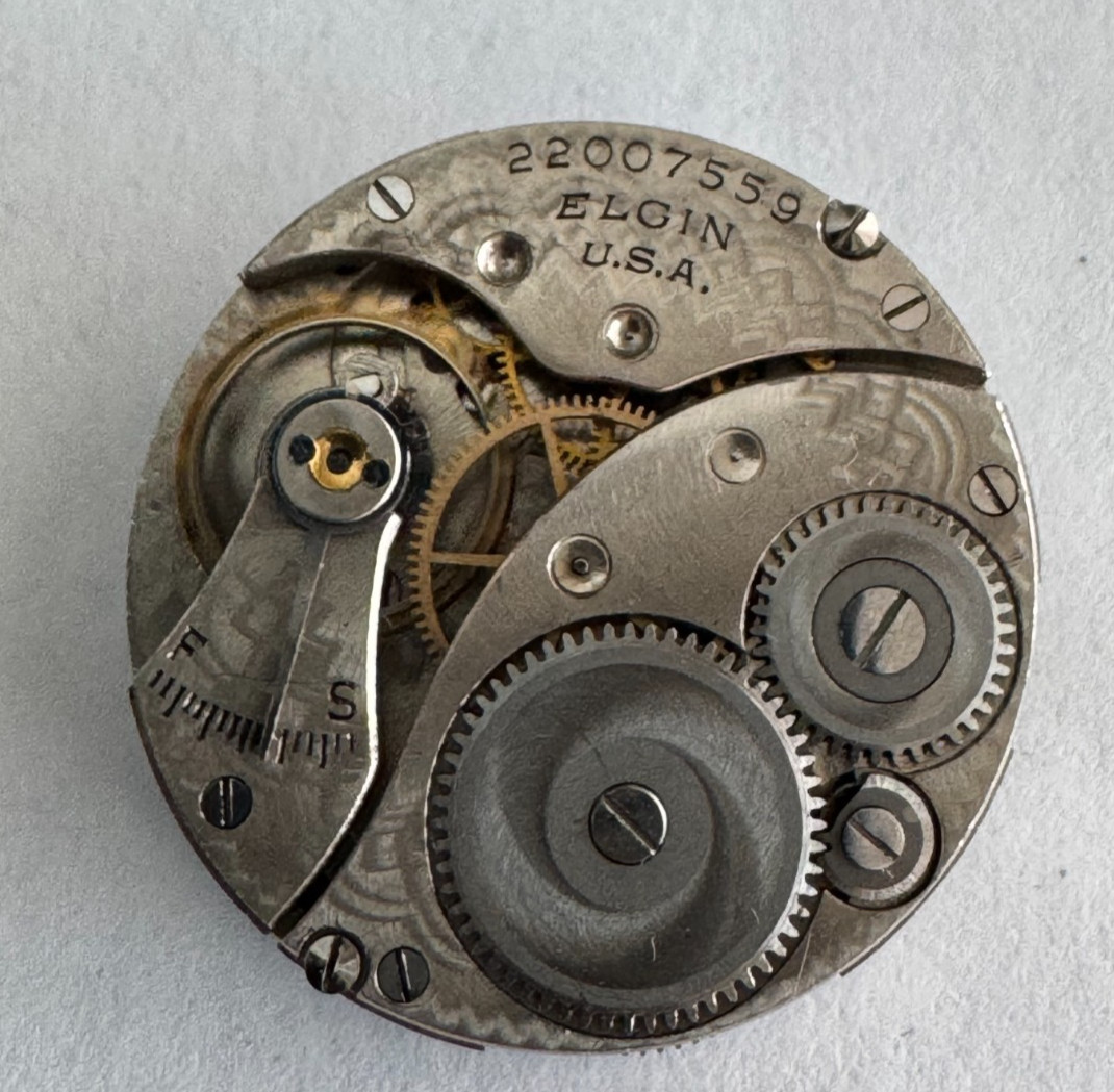 VINTAGE 3/0 SIZE ELGIN HUNTING POCKET WATCH MOVEMENT GR. 462 KEEPING TIME