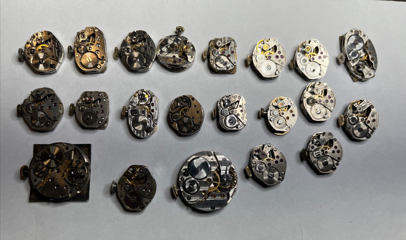 Lot Of 21 Vintage Wrist Watch Movements Bulova, Gruen, Others For Parts Repair