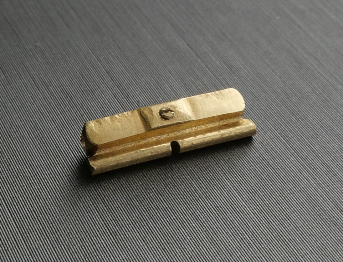 18K YELLOW GOLD PIAGET POLO HALF LINK